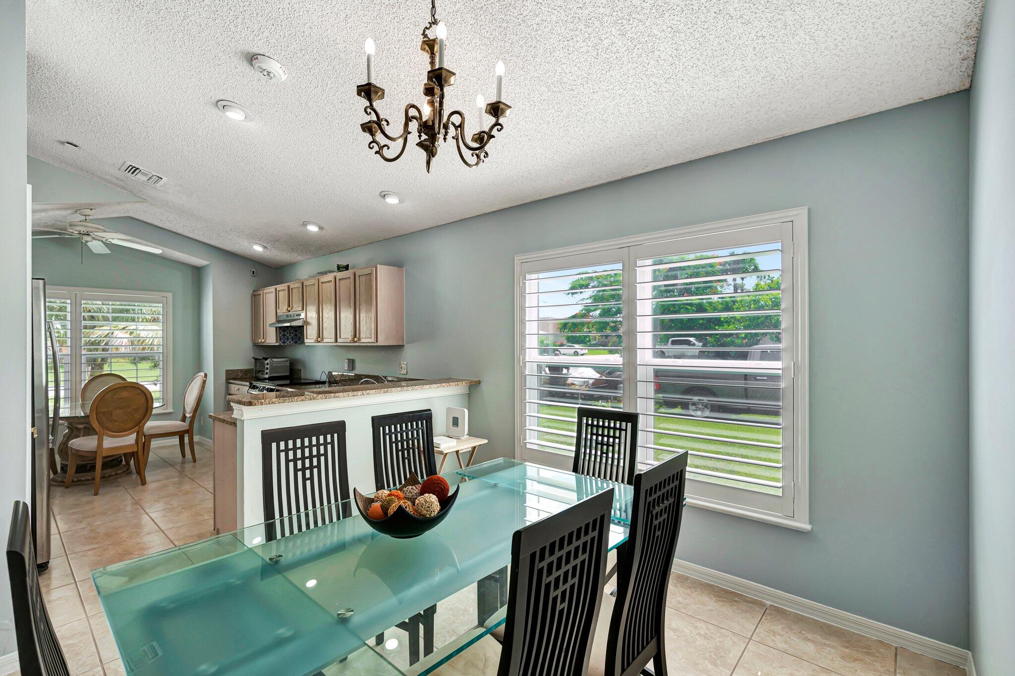 6190 Lauderdale Street