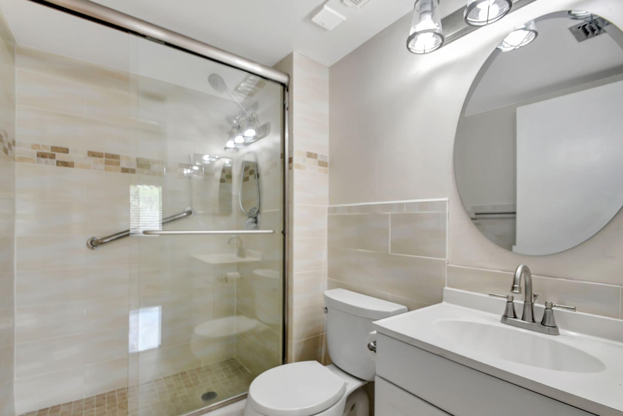 3178 Via Poinciana 208