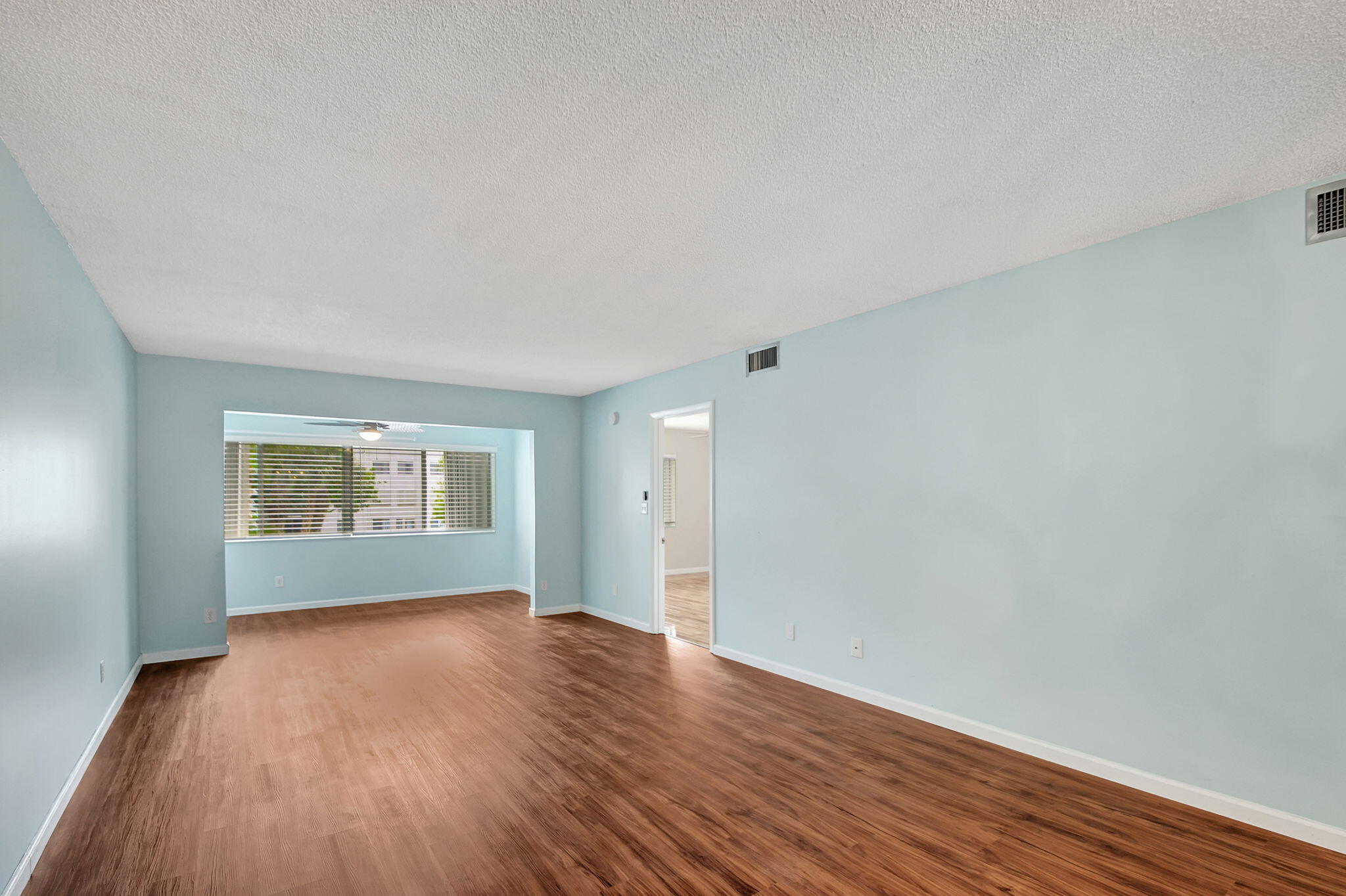 3178 Via Poinciana 208