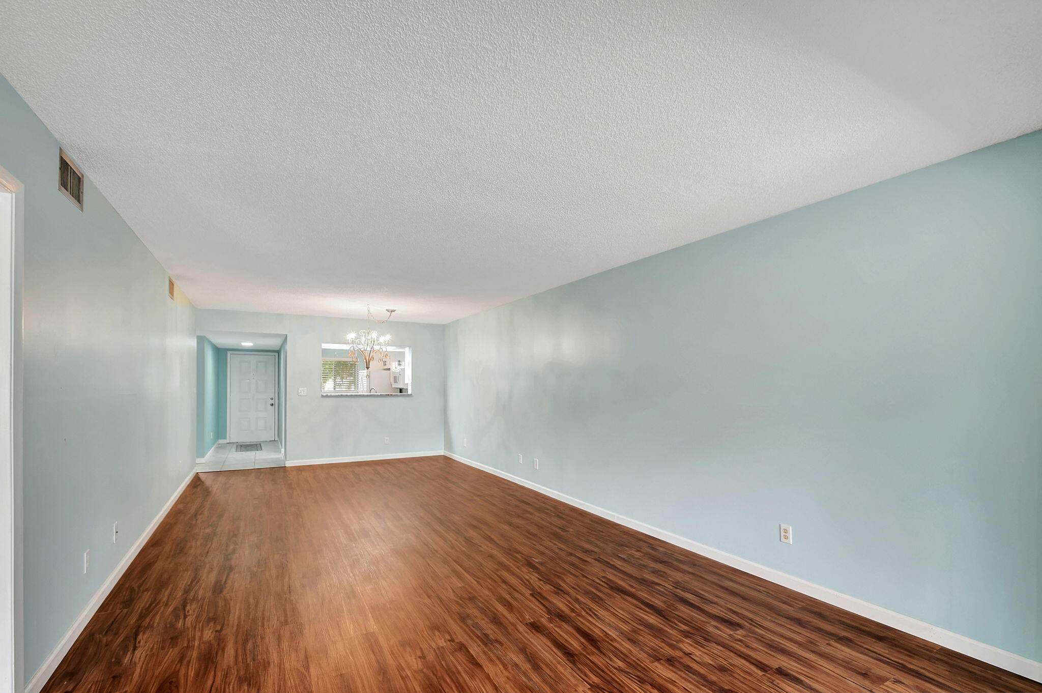 3178 Via Poinciana 208