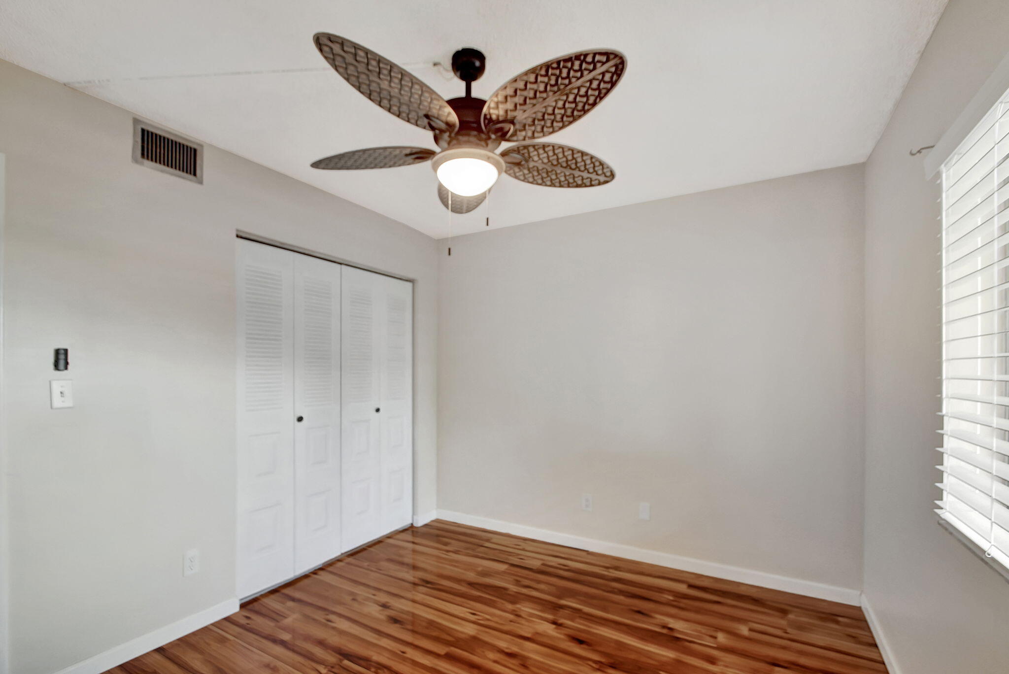 3178 Via Poinciana 208