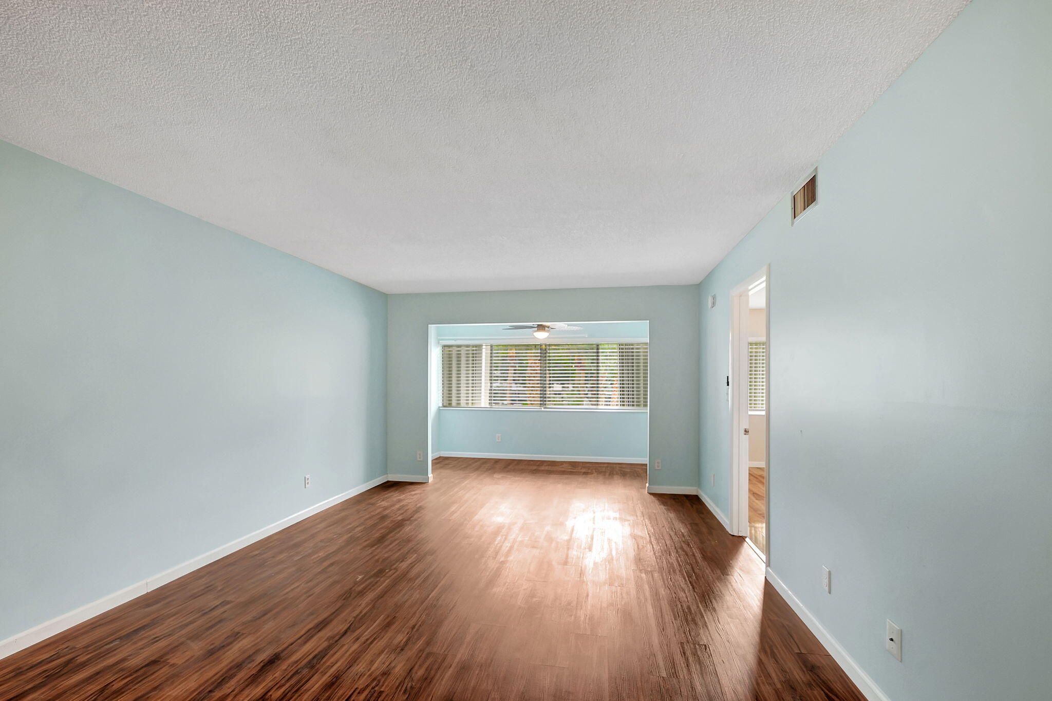 3178 Via Poinciana 208