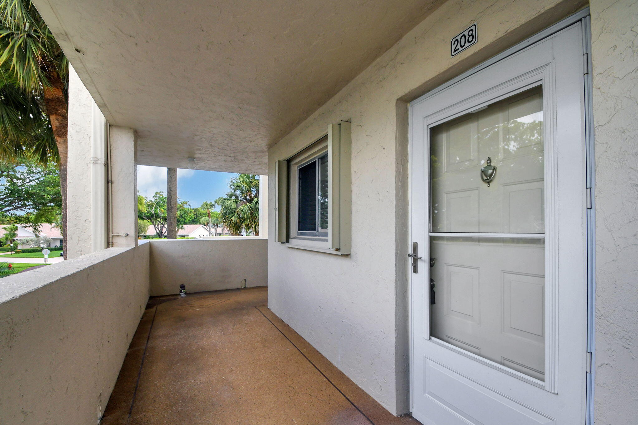 3178 Via Poinciana 208