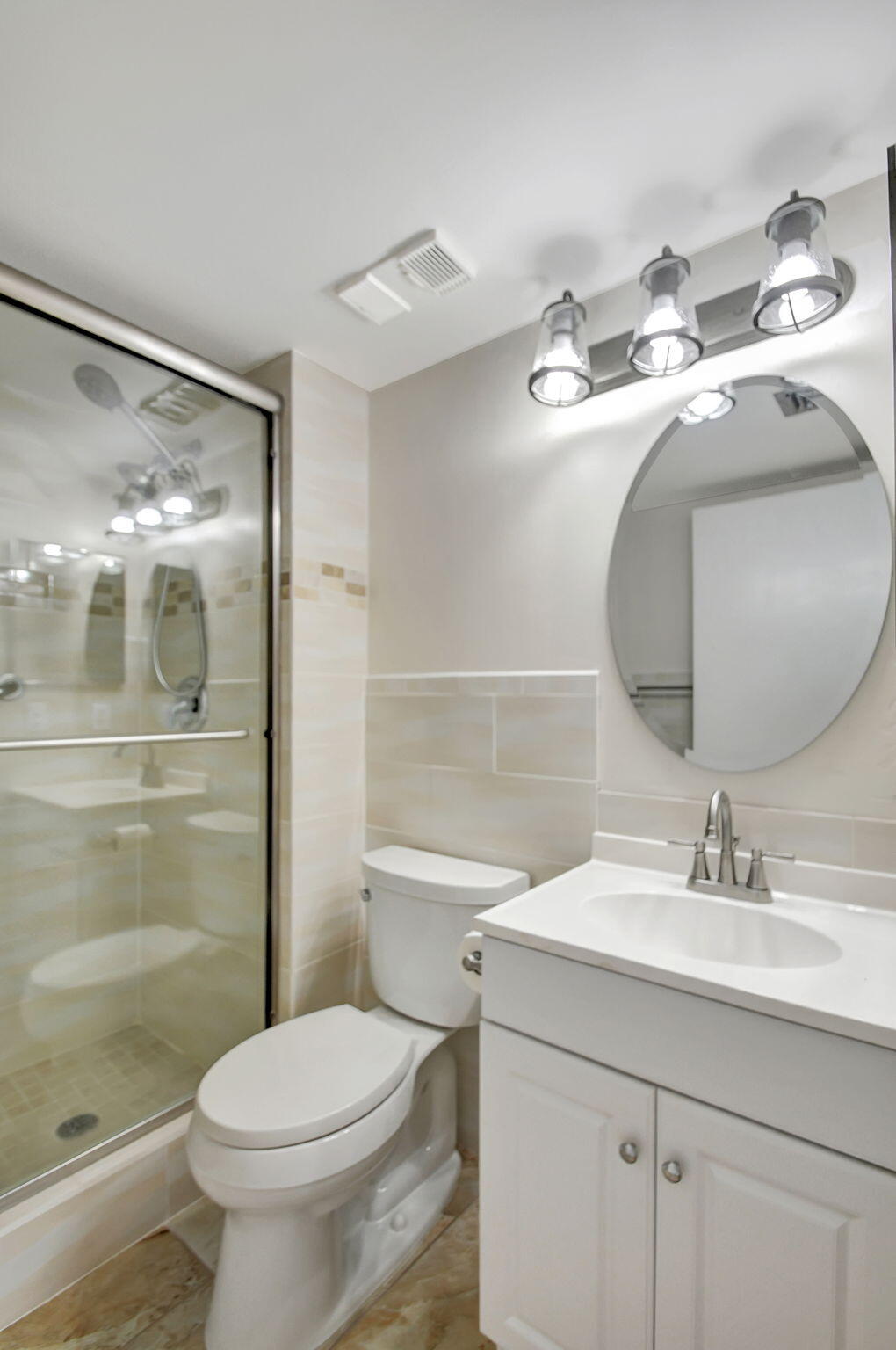 3178 Via Poinciana 208