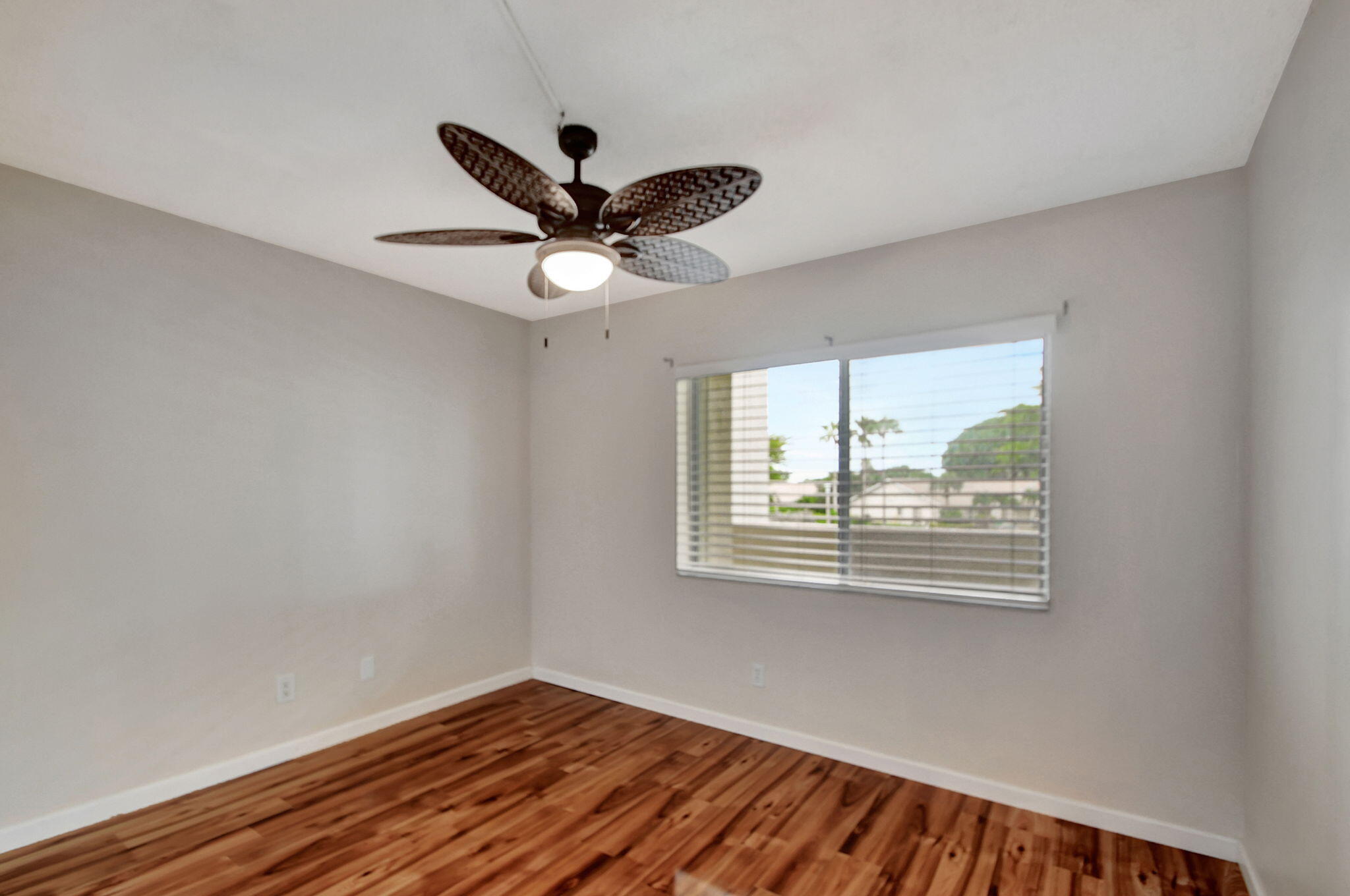 3178 Via Poinciana 208