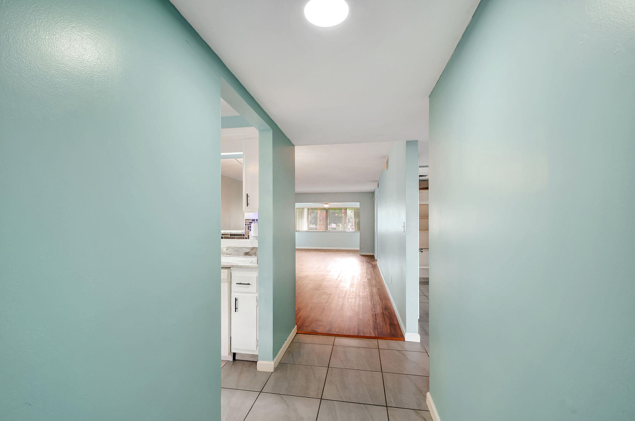 3178 Via Poinciana 208