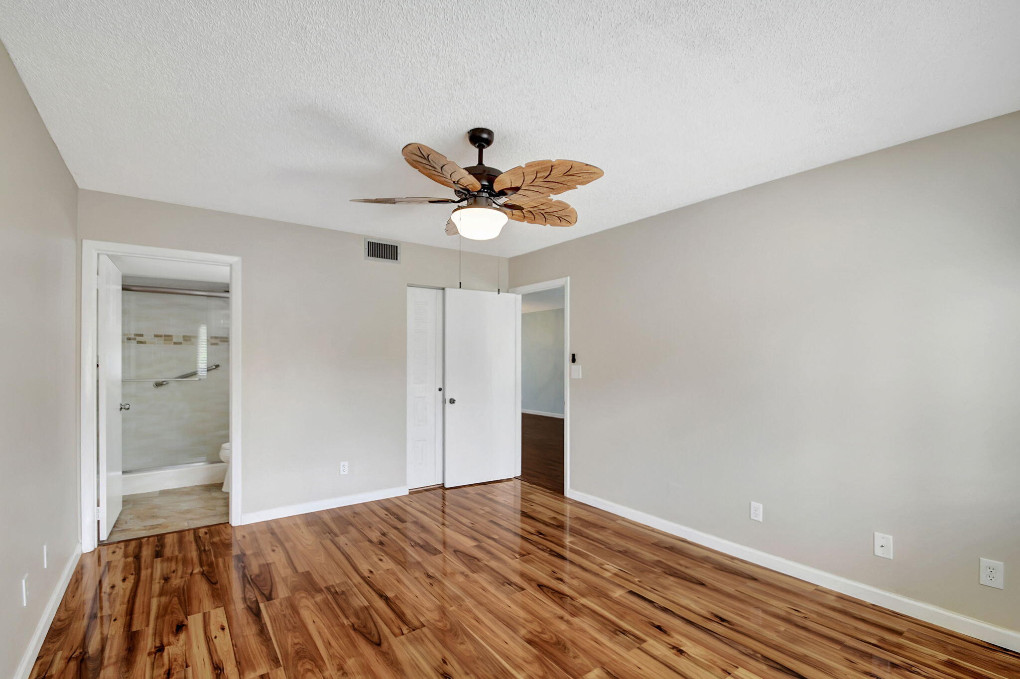 3178 Via Poinciana 208