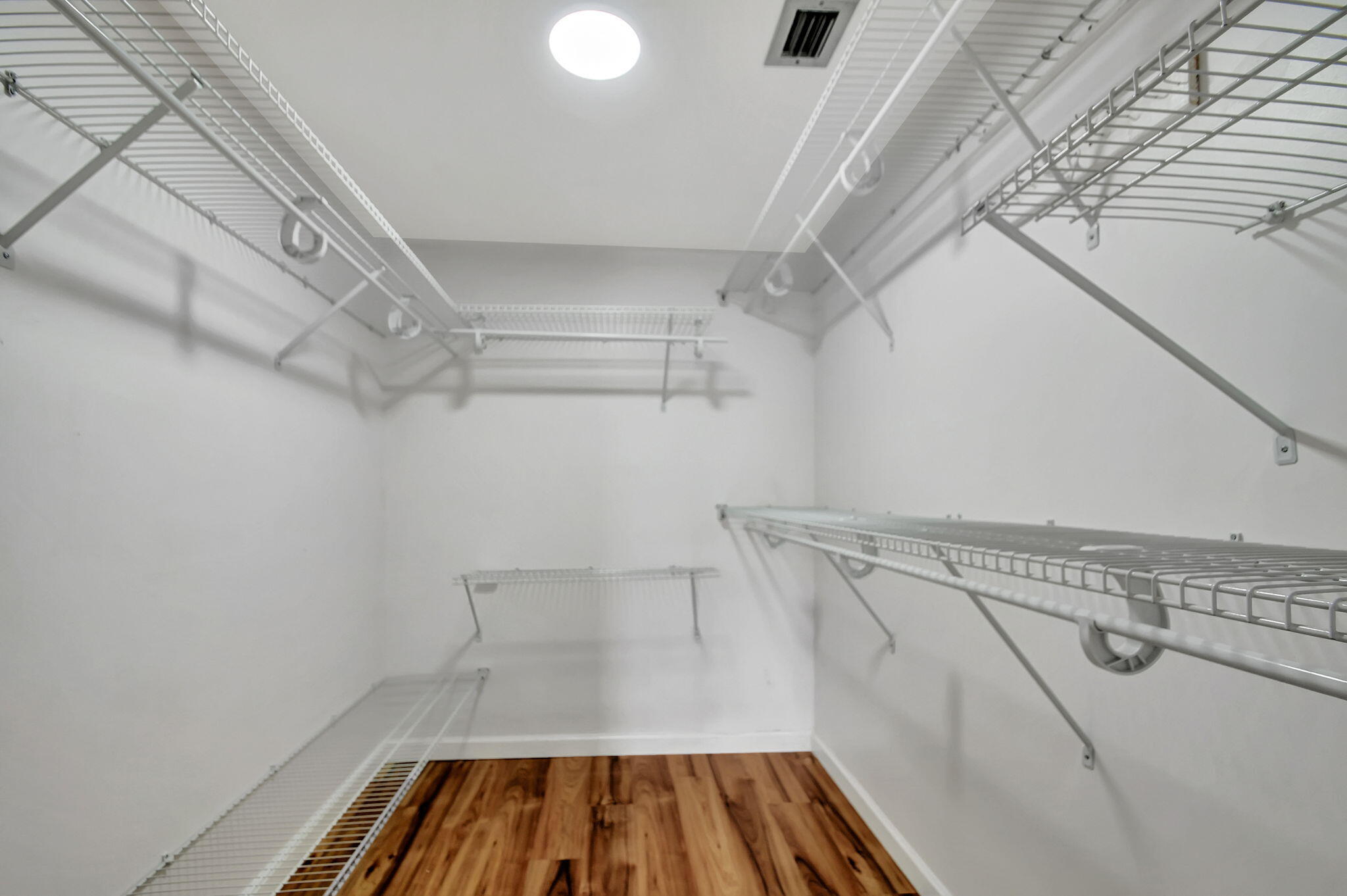 3178 Via Poinciana 208