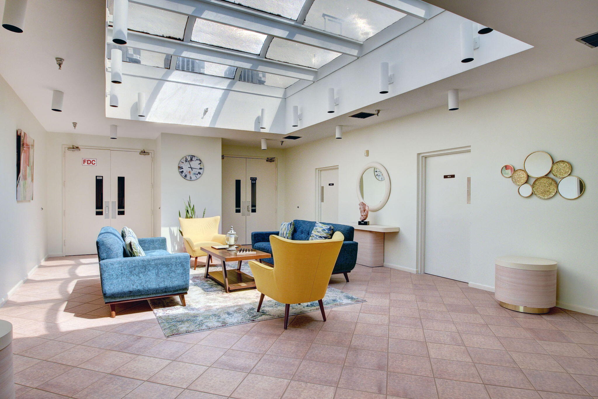 3178 Via Poinciana 208