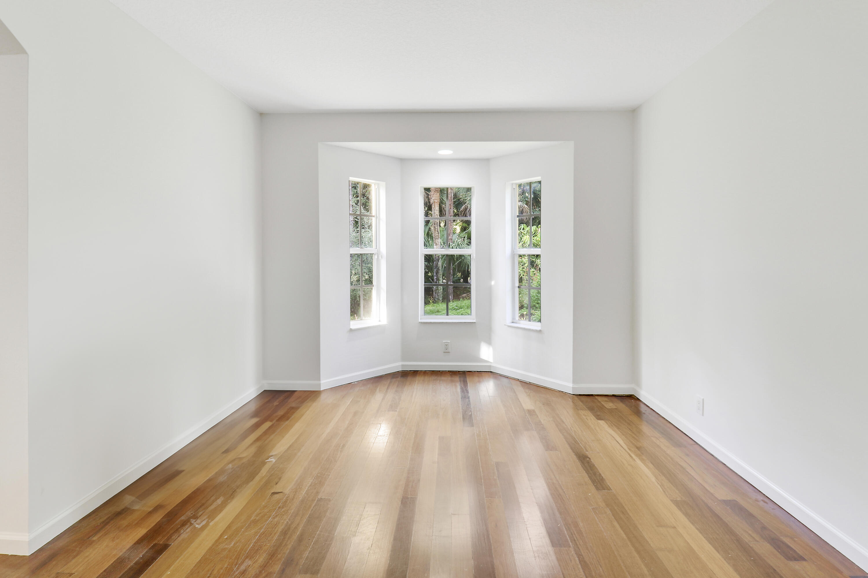 8259 154th Court N