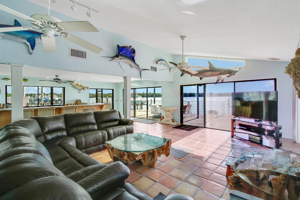 18311 SE Federal Highway