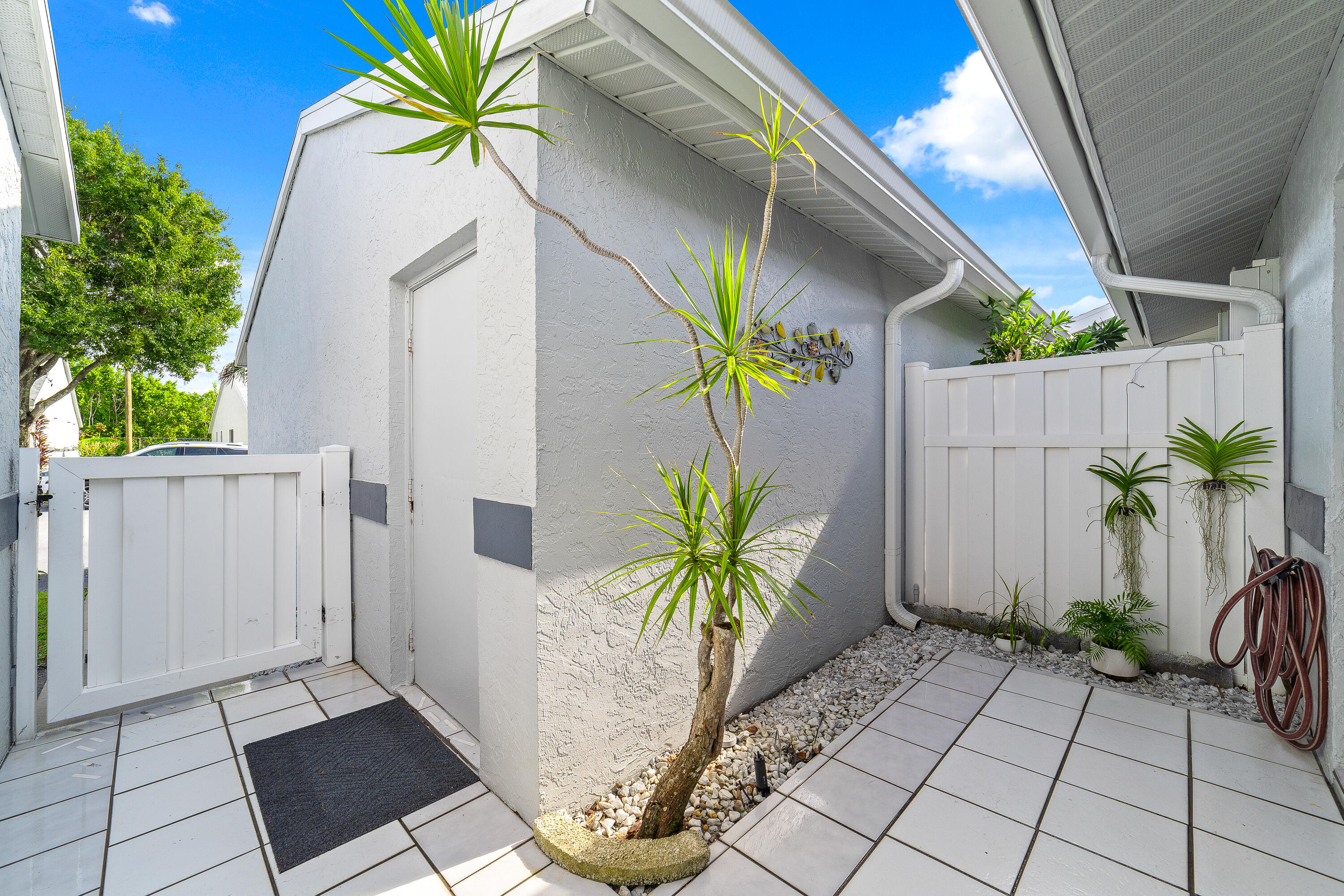 2641 Gately Drive W 2304