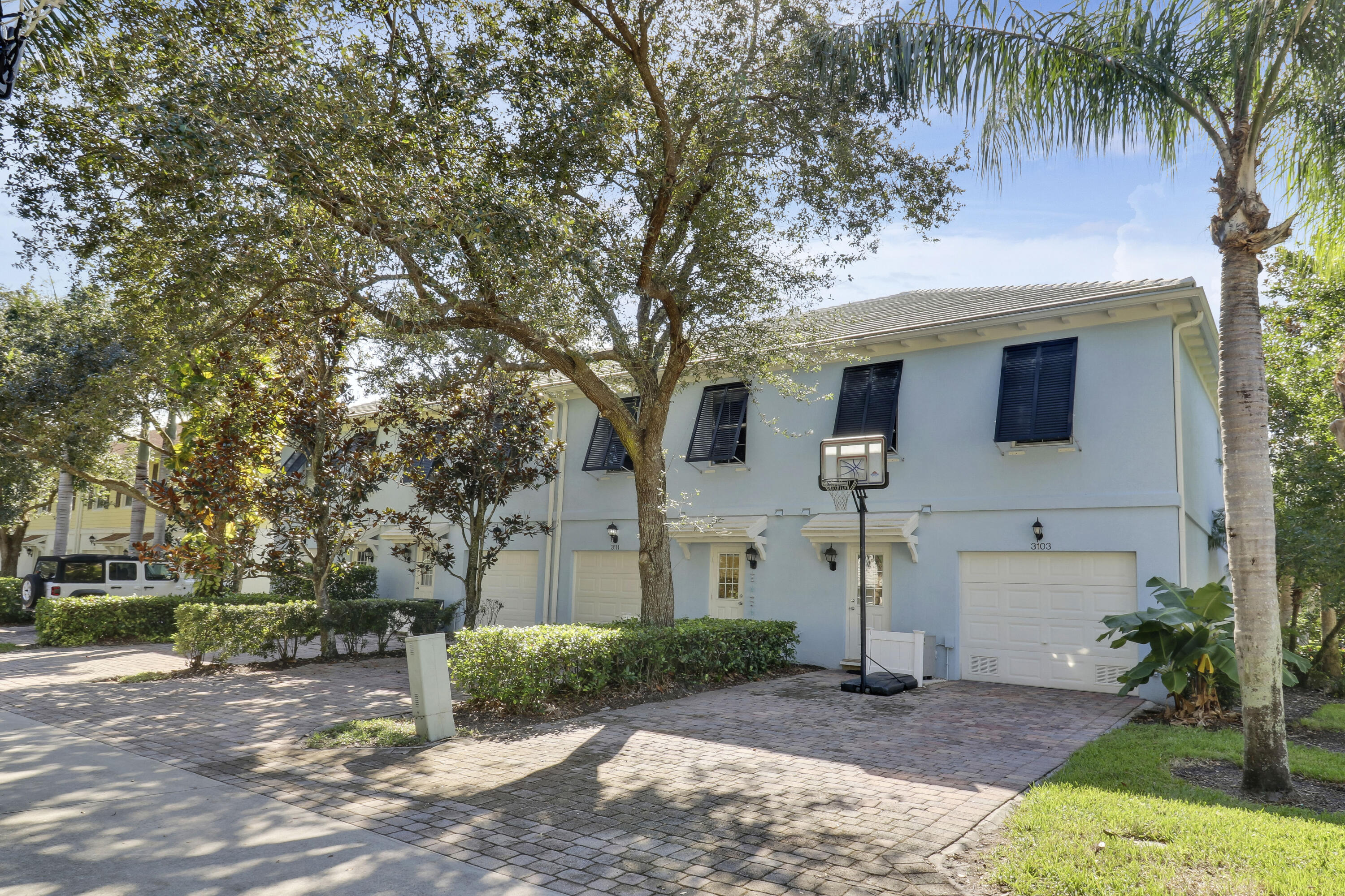 3111 E Community Drive Dr