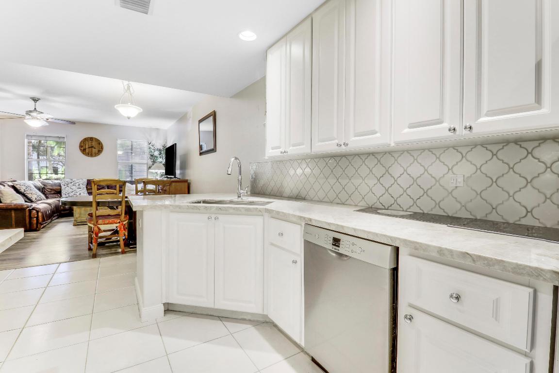 3111 E Community Drive Dr