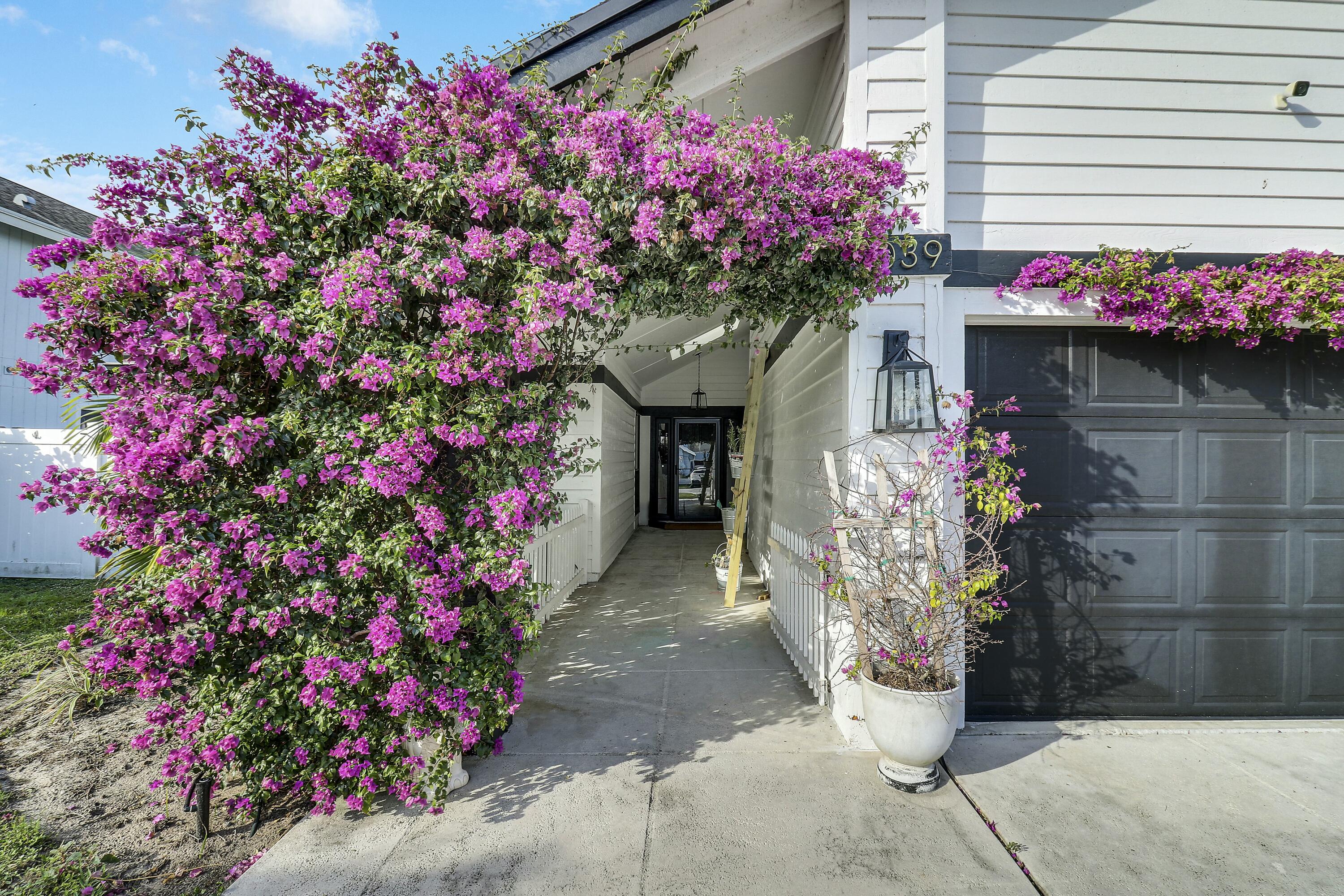 6039 Adams Street