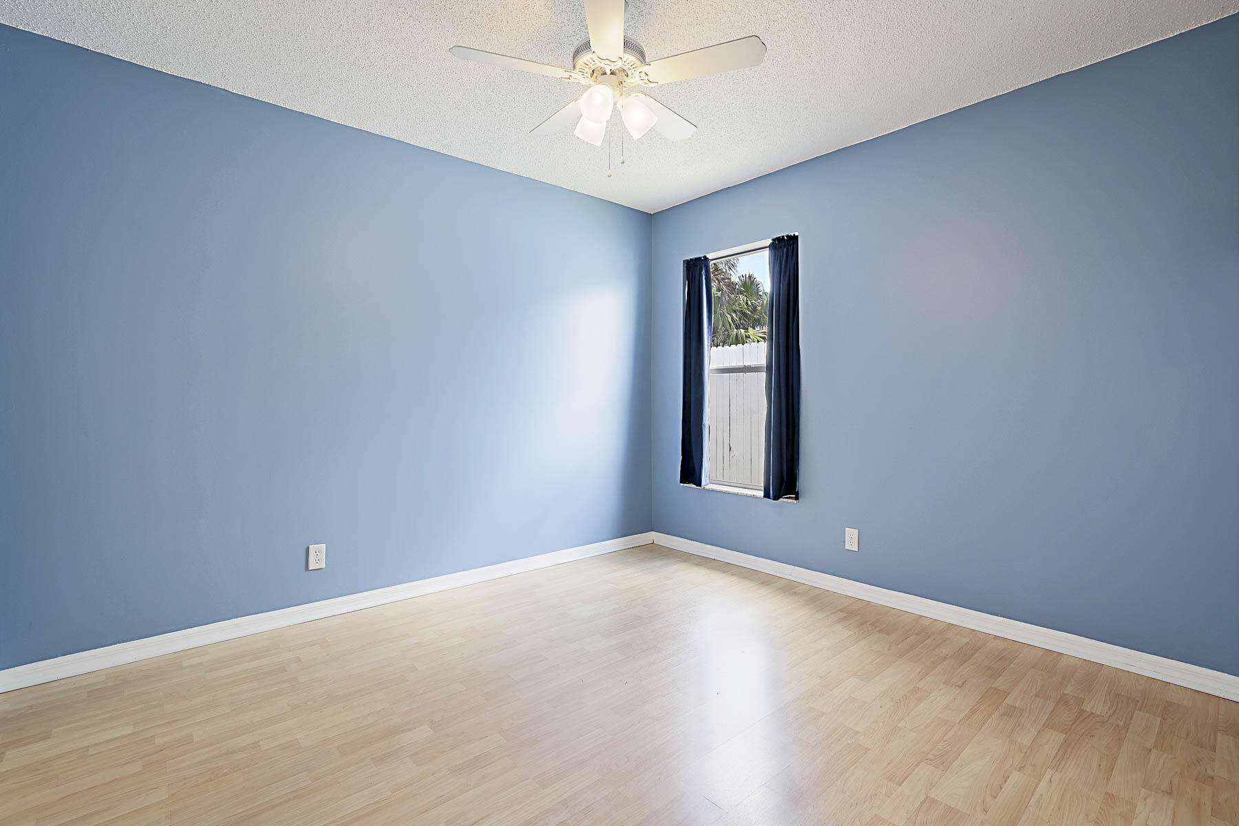 6333 Hollywood Street