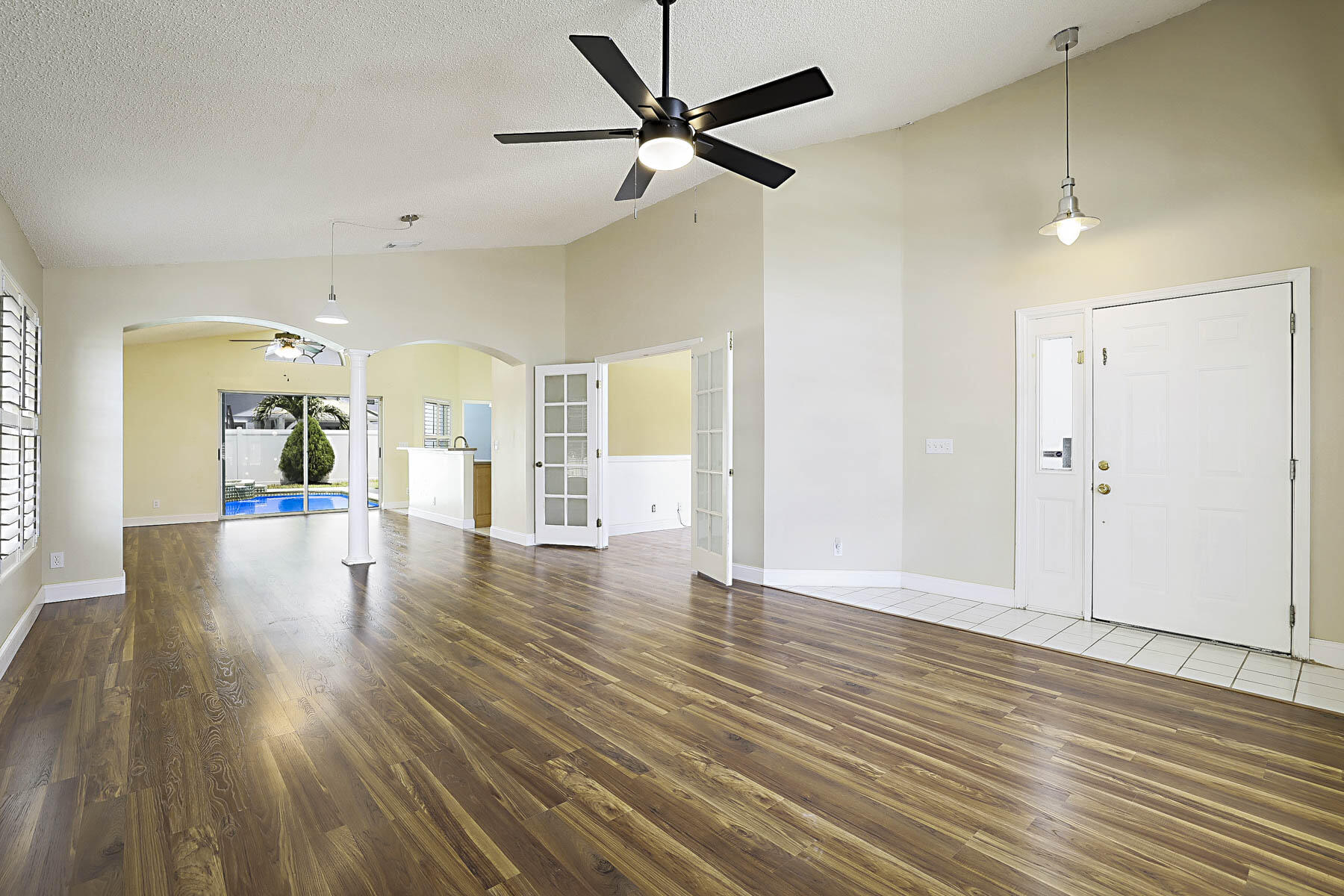 6333 Hollywood Street