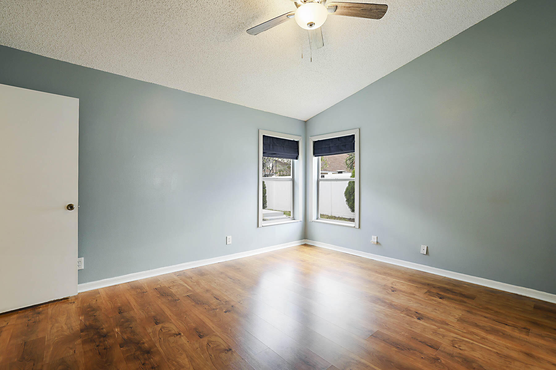 6333 Hollywood Street