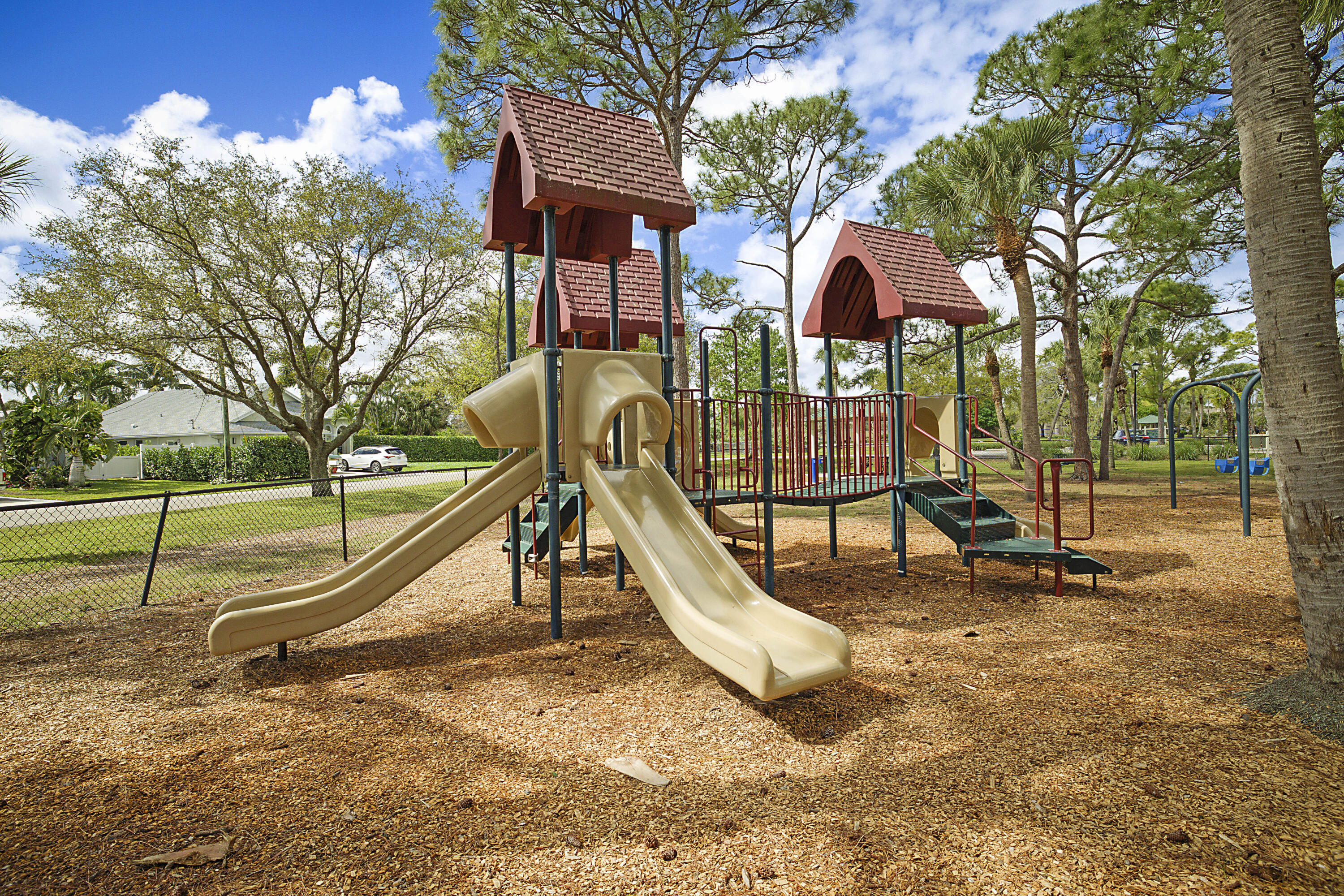 6333 Hollywood Street