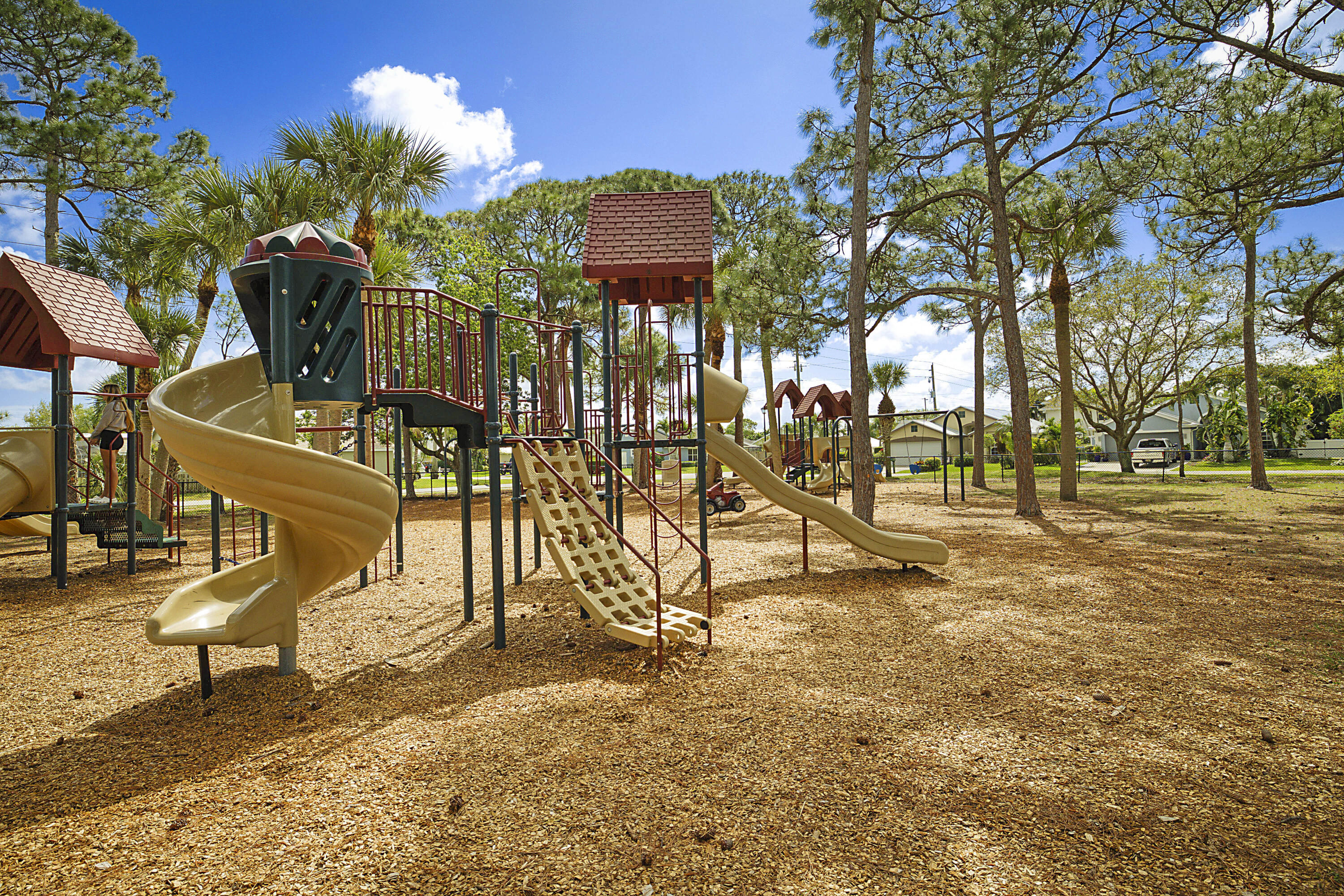 6333 Hollywood Street