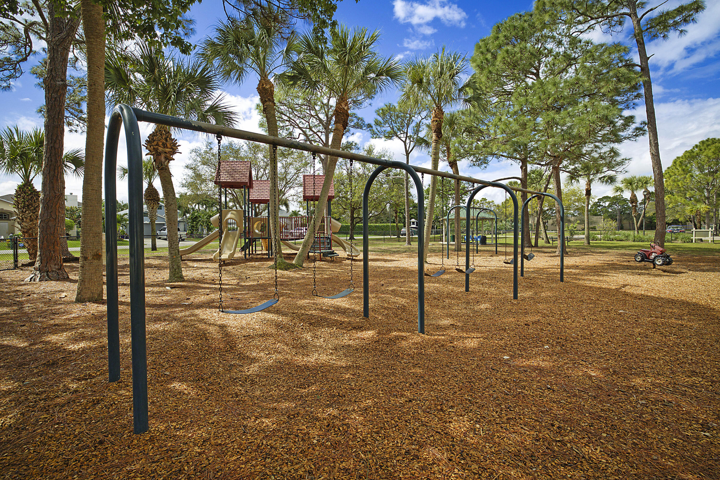 6333 Hollywood Street