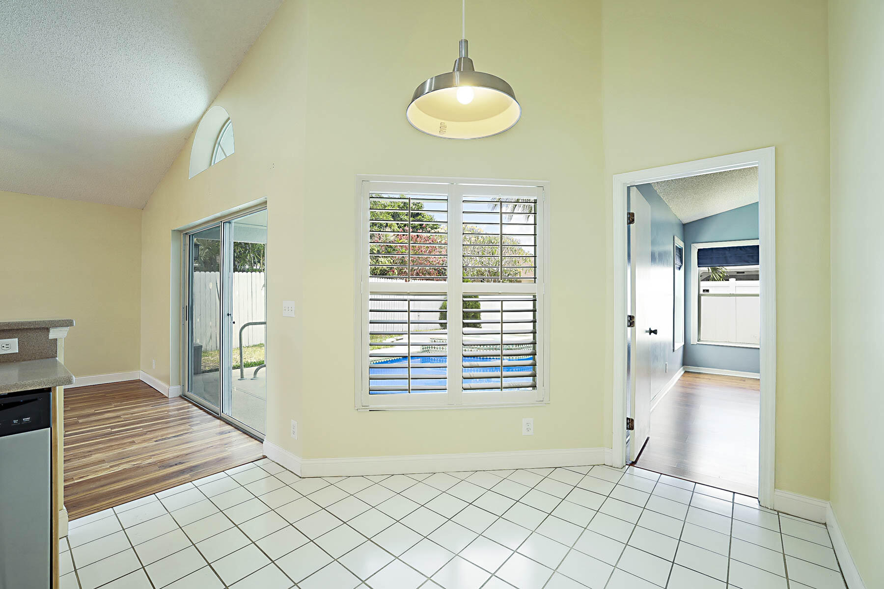 6333 Hollywood Street