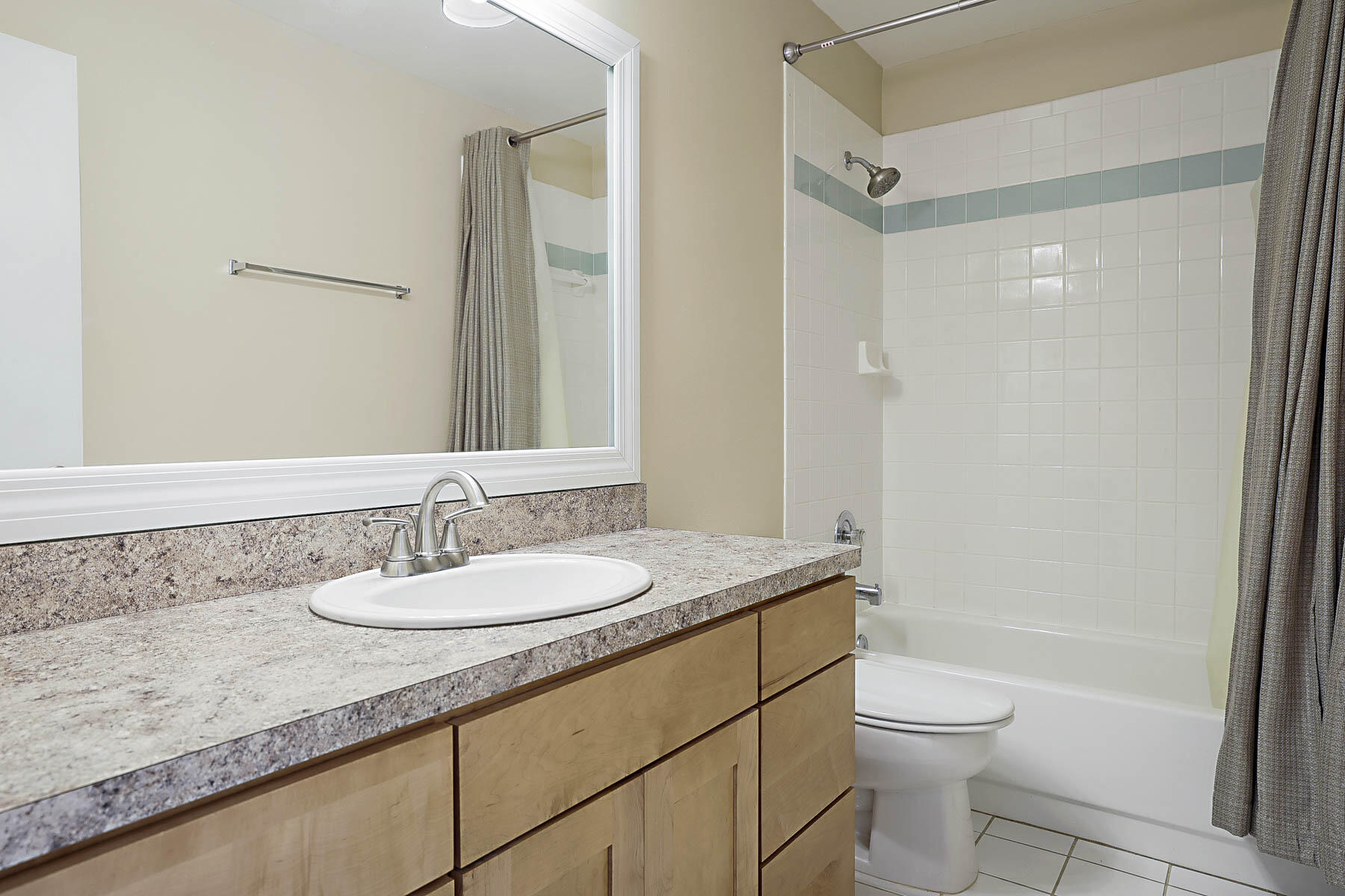 6333 Hollywood Street