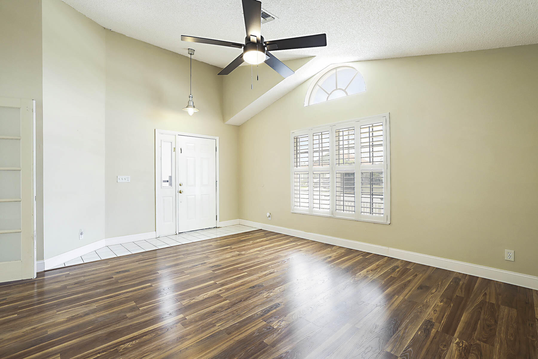 6333 Hollywood Street