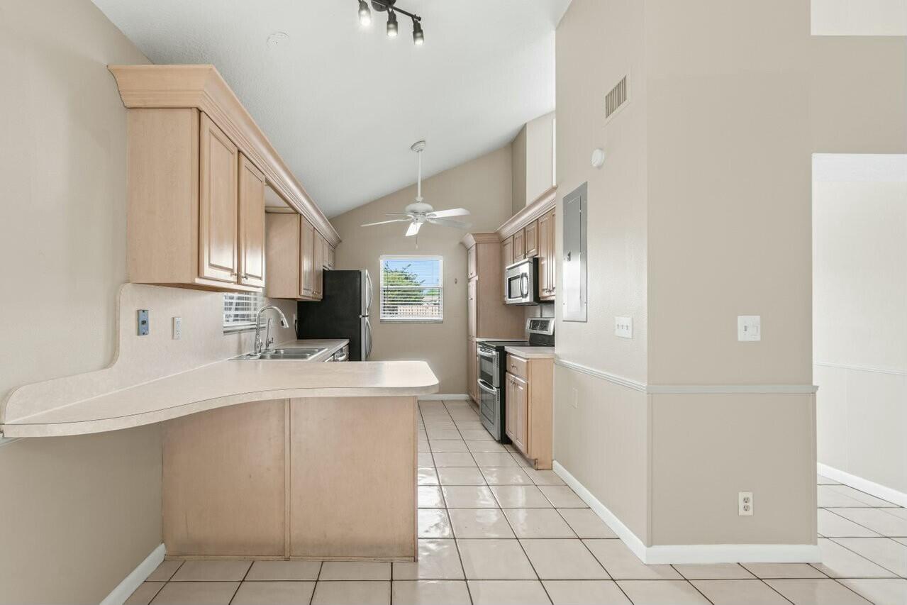 262 Maplecrest Circle