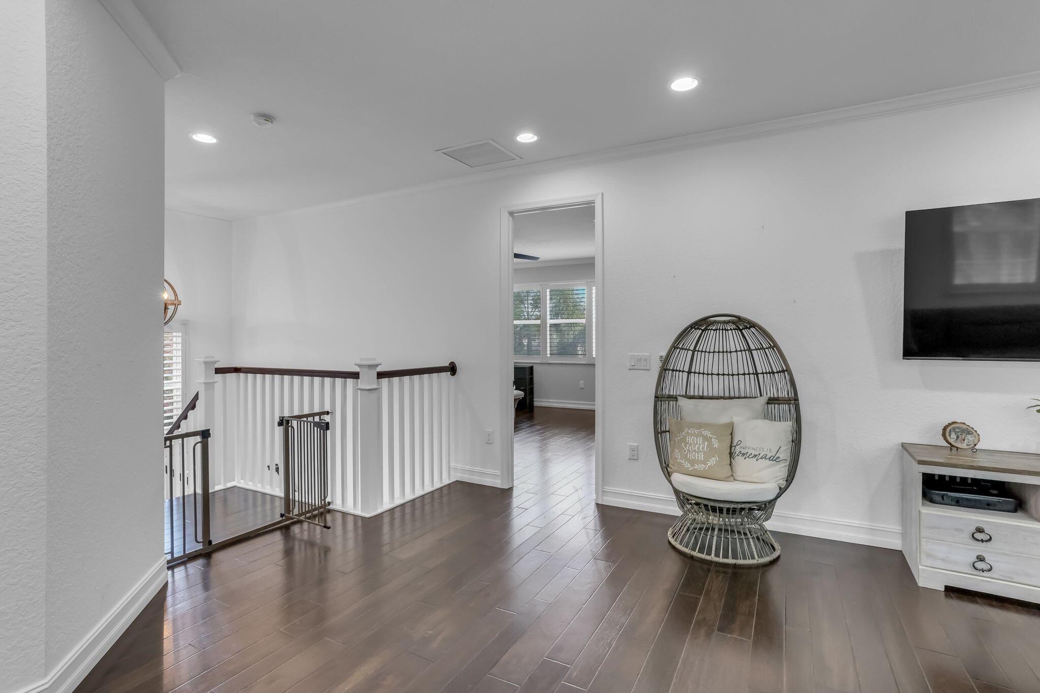 8489 Serena Creek Avenue