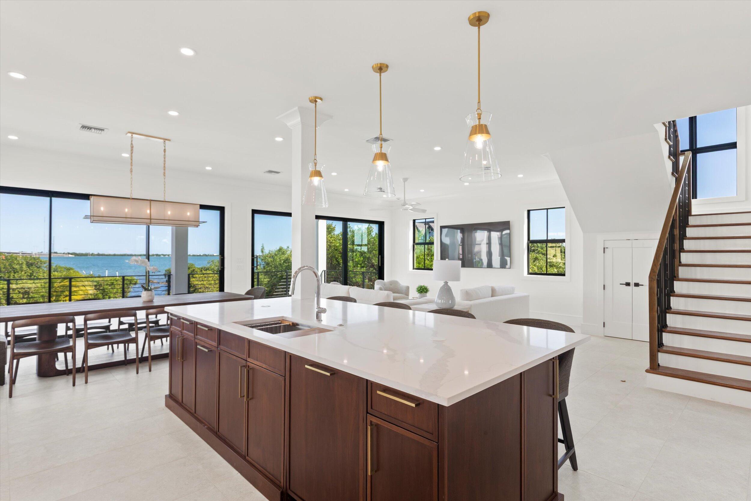 231 E Shore Drive Unit 4