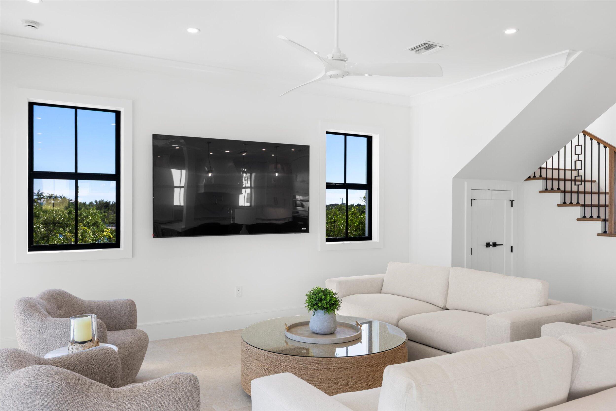 231 E Shore Drive Unit 4