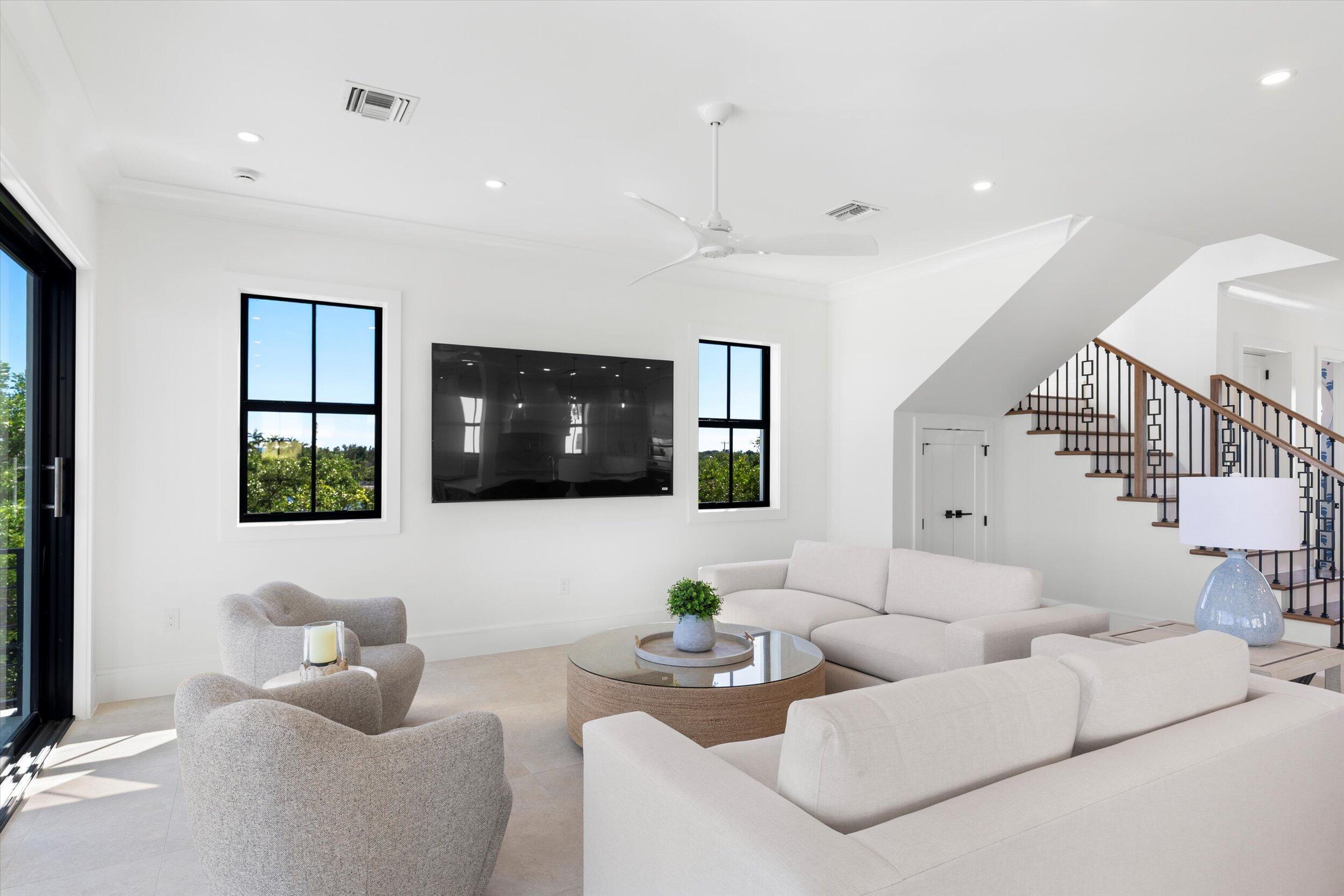 231 E Shore Drive Unit 4