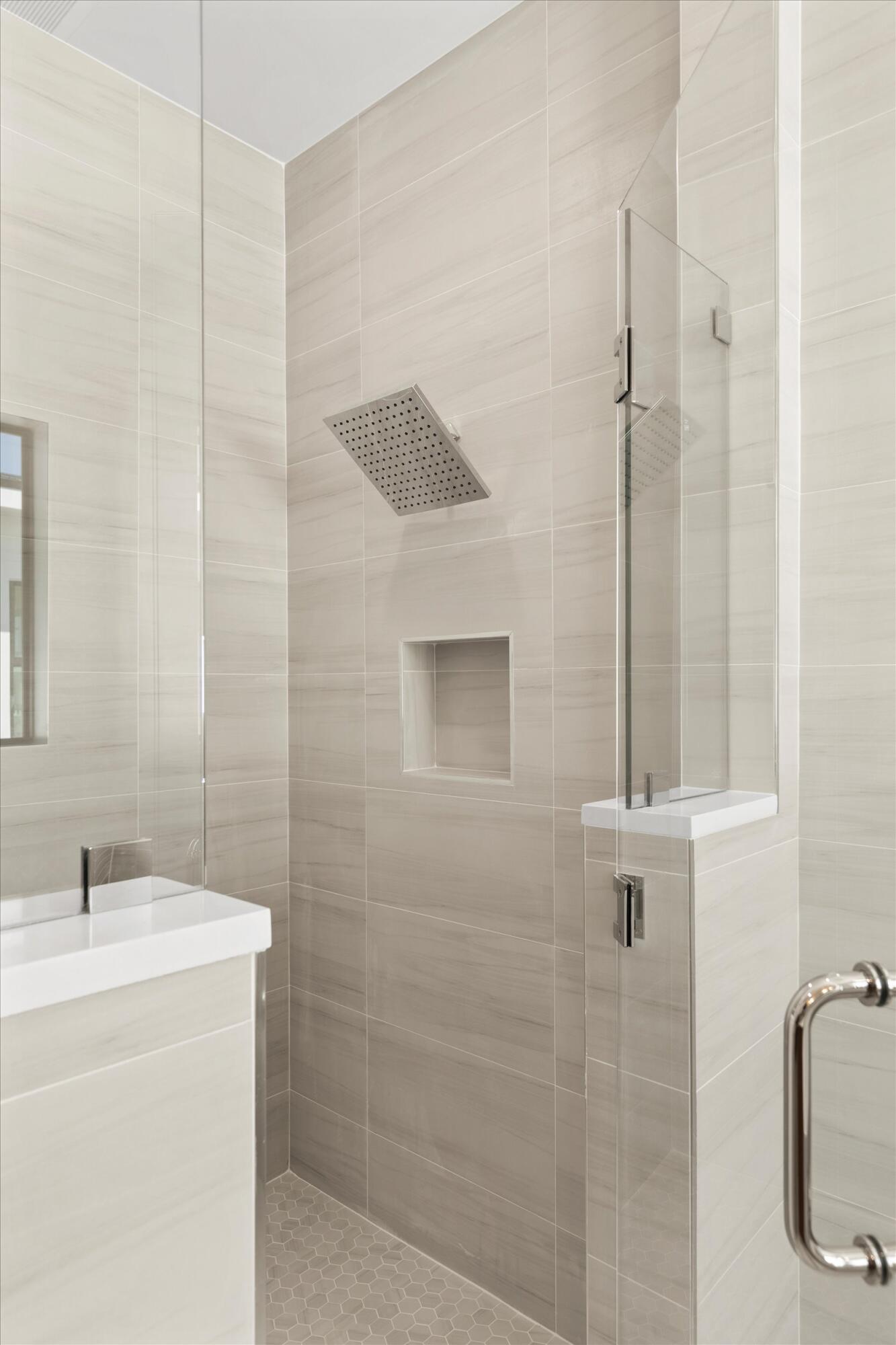 231 E Shore Drive Unit 6