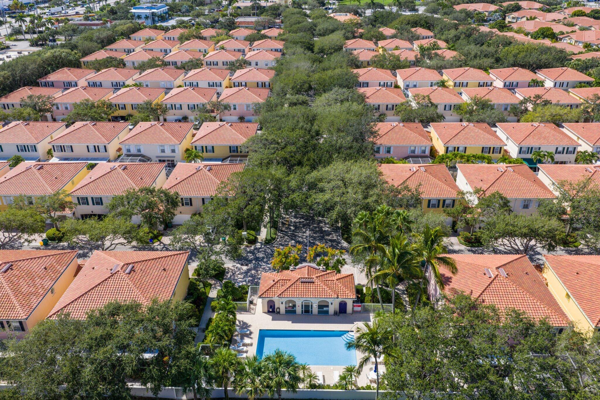 48 Laurel Oaks Circle