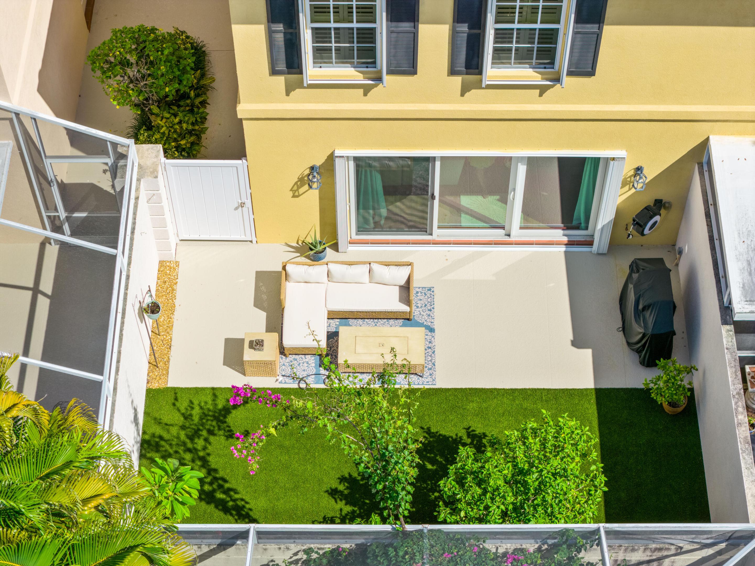 48 Laurel Oaks Circle