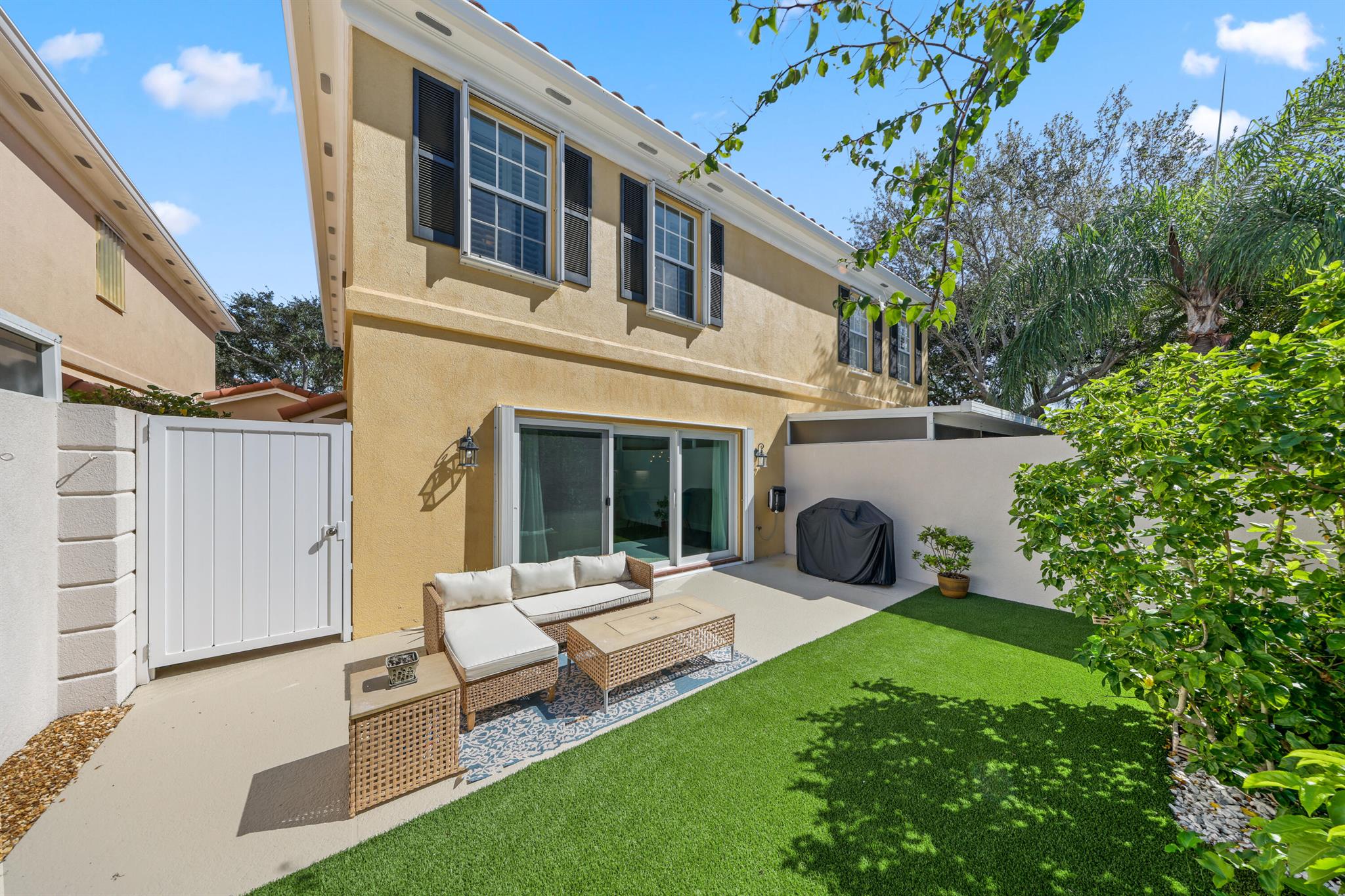 48 Laurel Oaks Circle