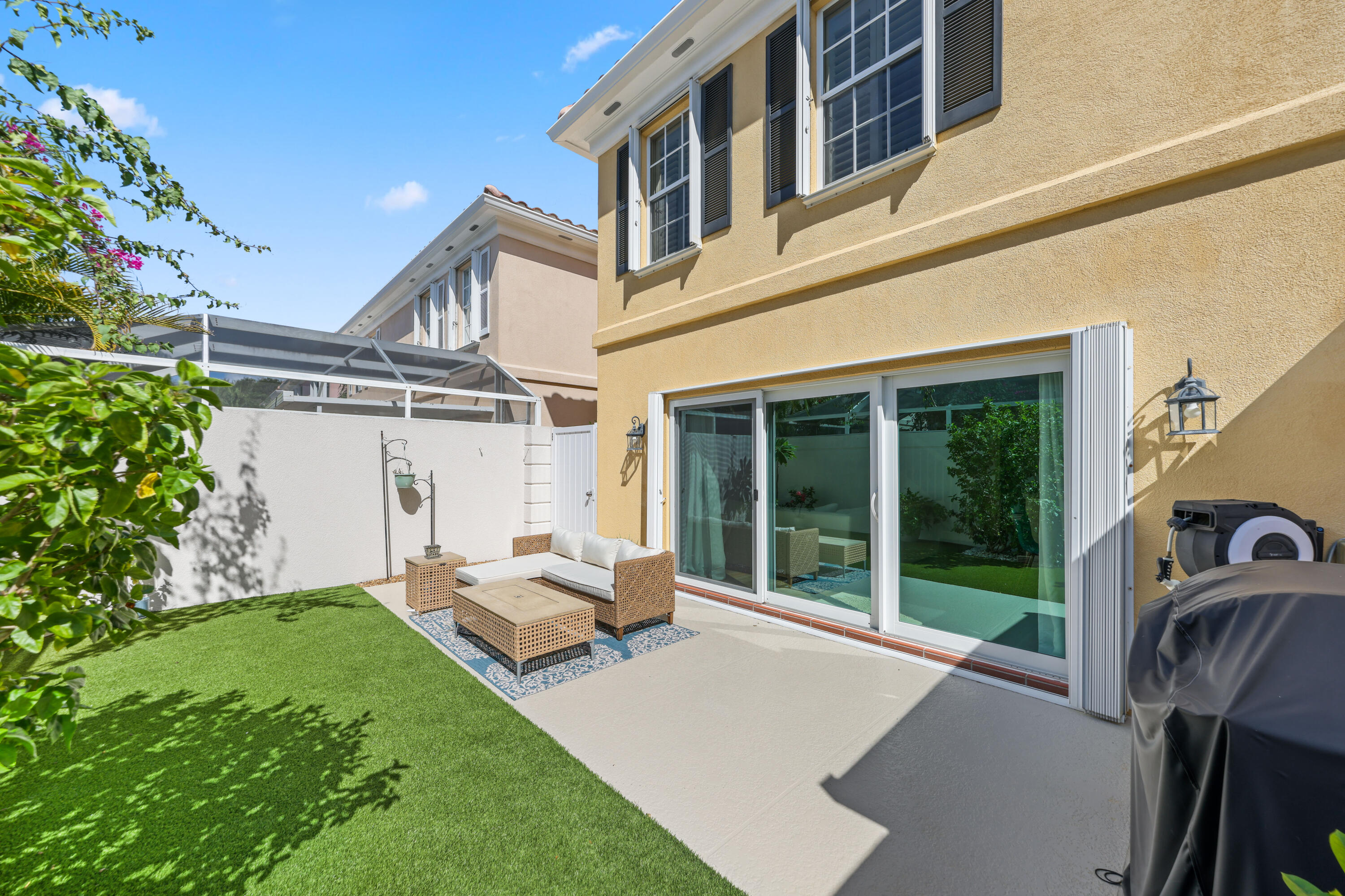48 Laurel Oaks Circle
