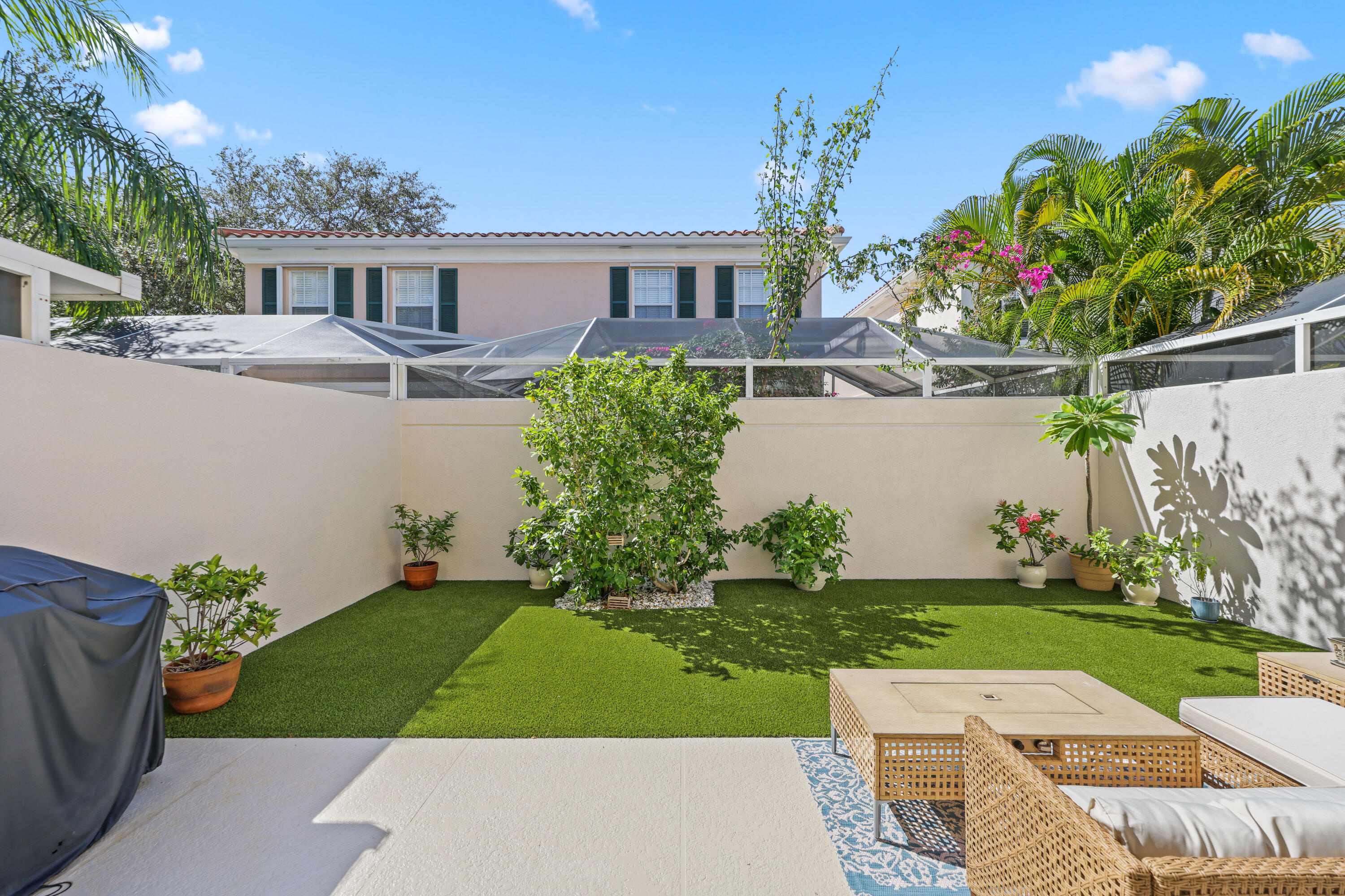 48 Laurel Oaks Circle