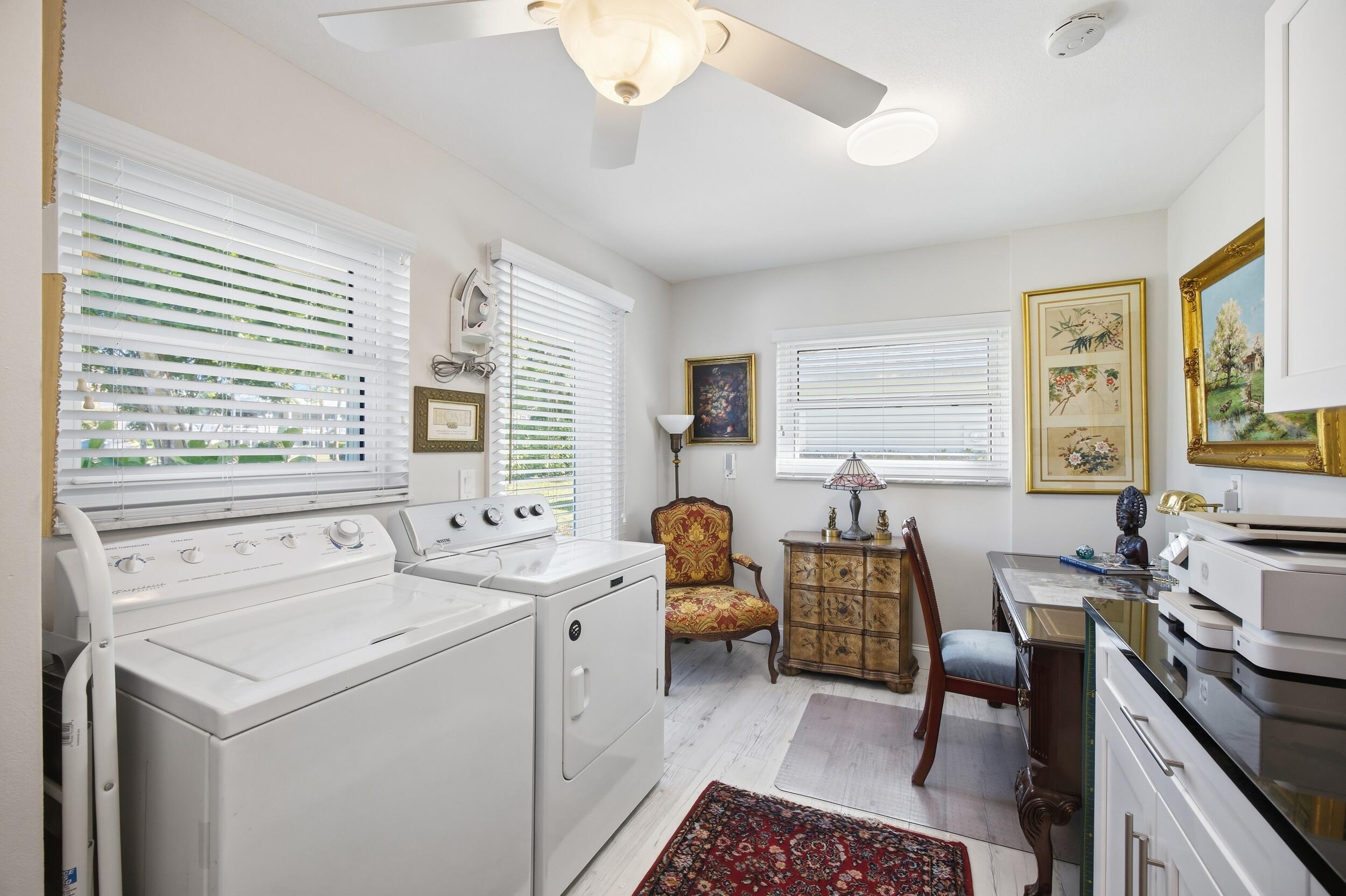 9461 SE Little Club Way N