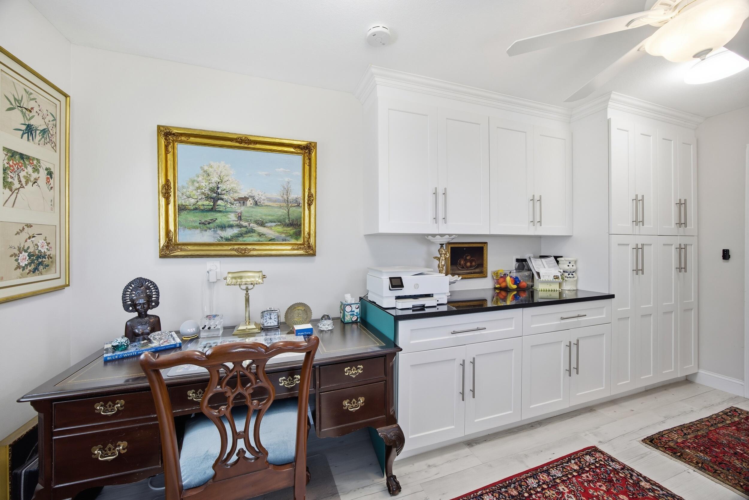 9461 SE Little Club Way N