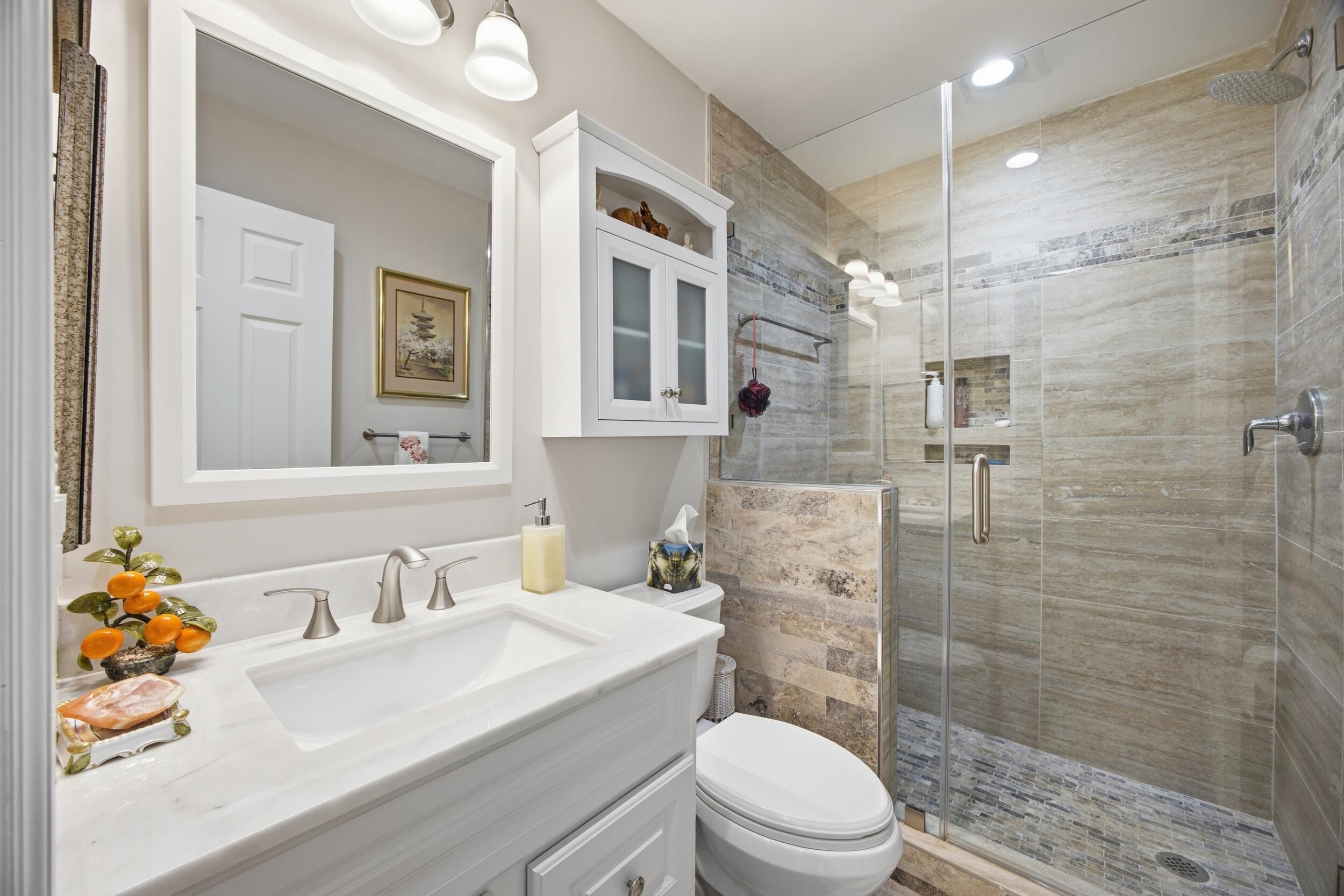 9461 SE Little Club Way N