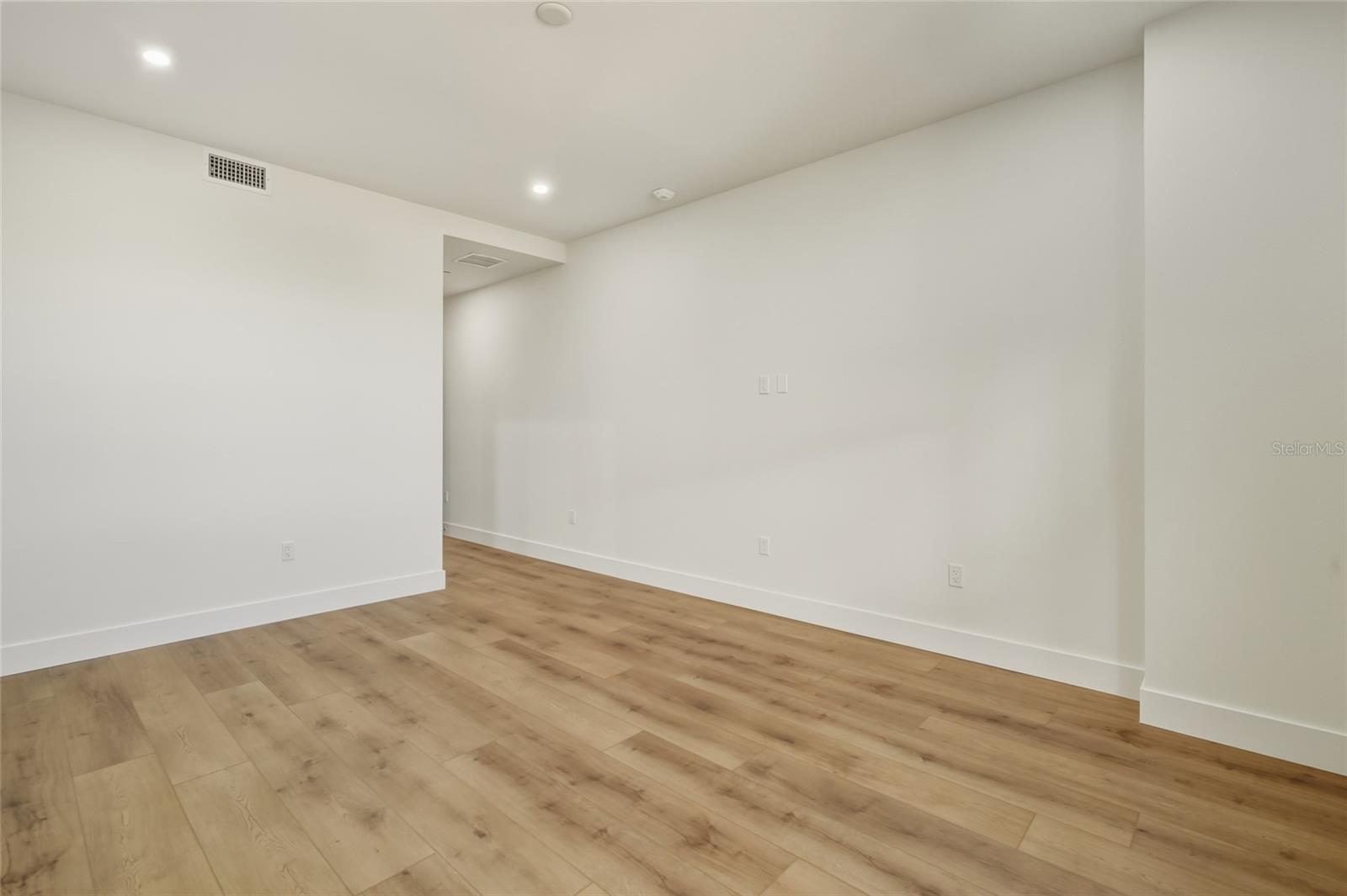 455 PINELLAS BAYWAY S #3B