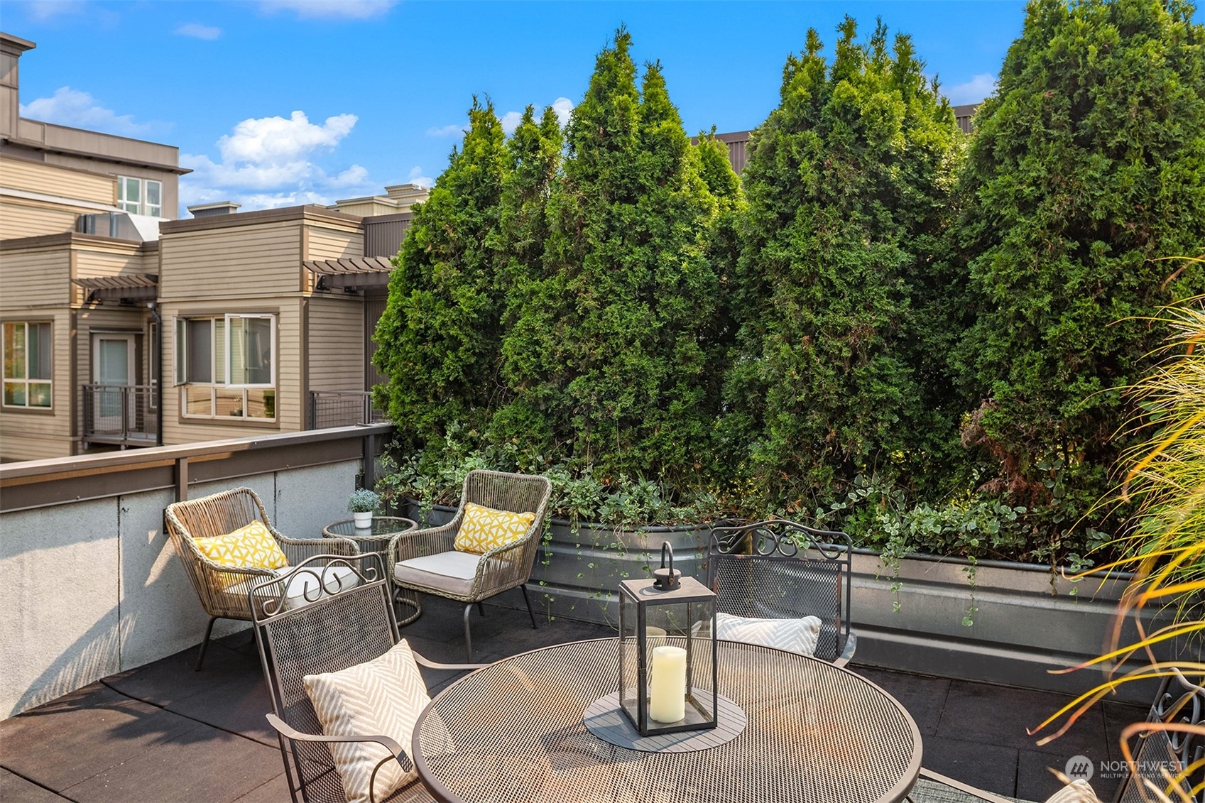 1410 E Pine Street Unit: W409