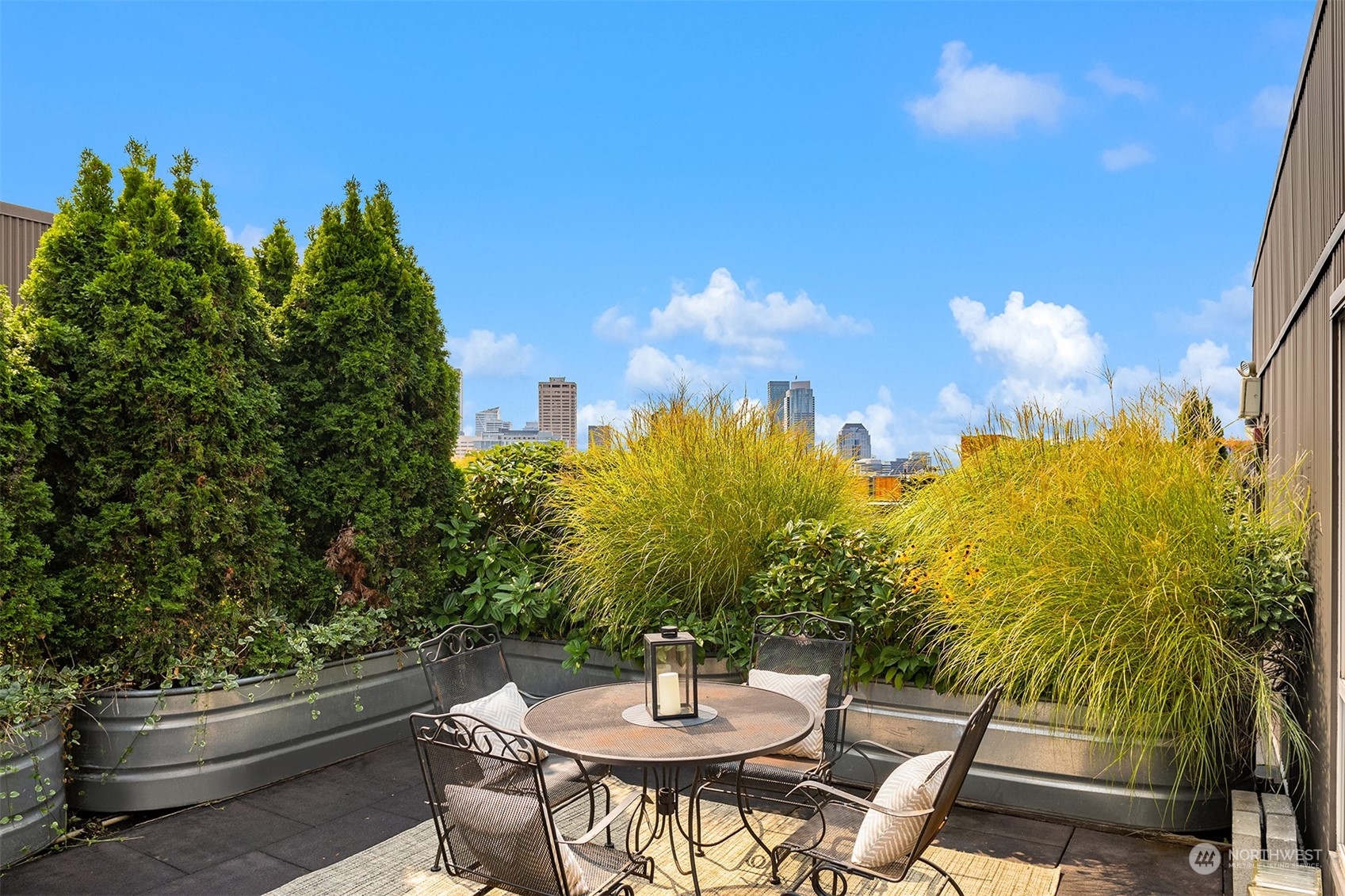 1410 E Pine Street Unit: W409