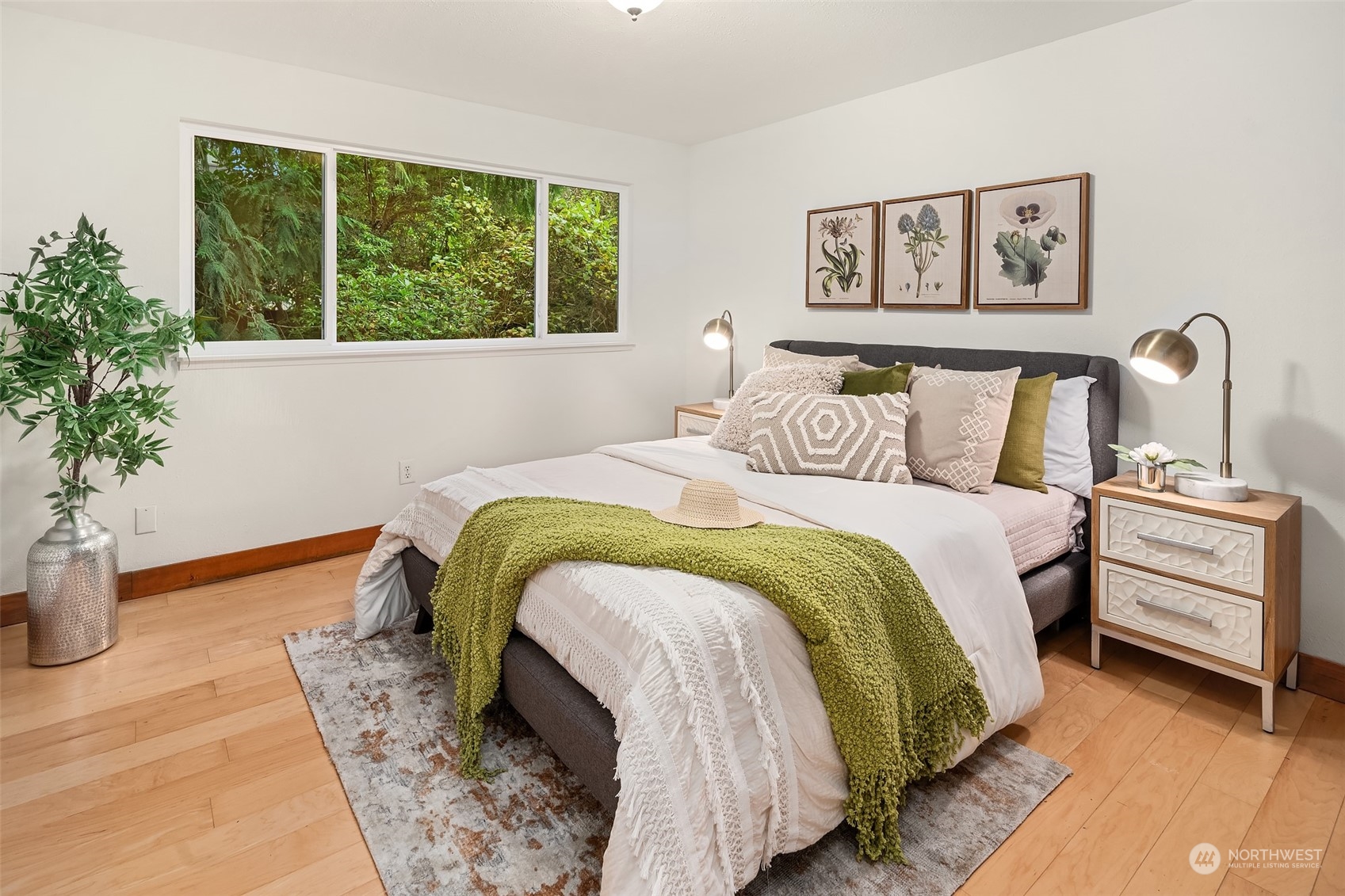 14038 Lenora Place N