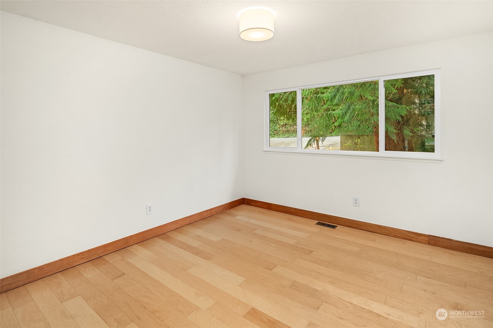 14038 Lenora Place N