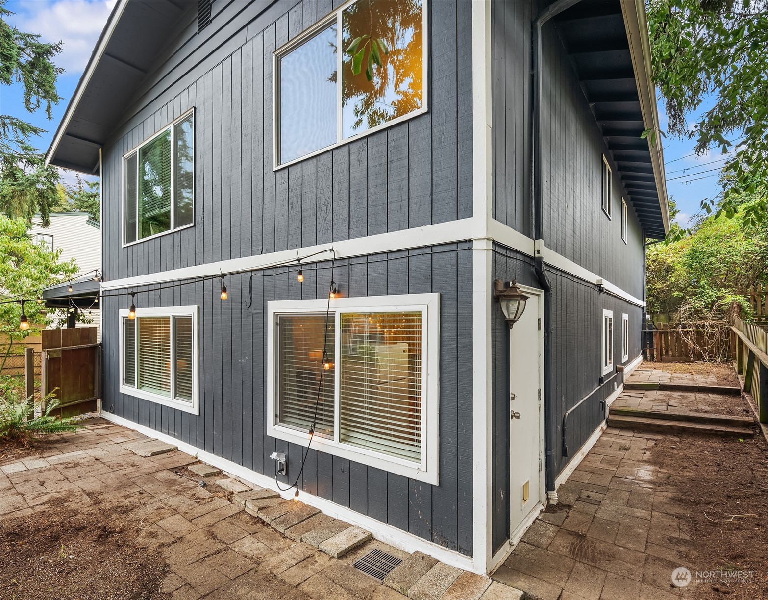 14038 Lenora Place N