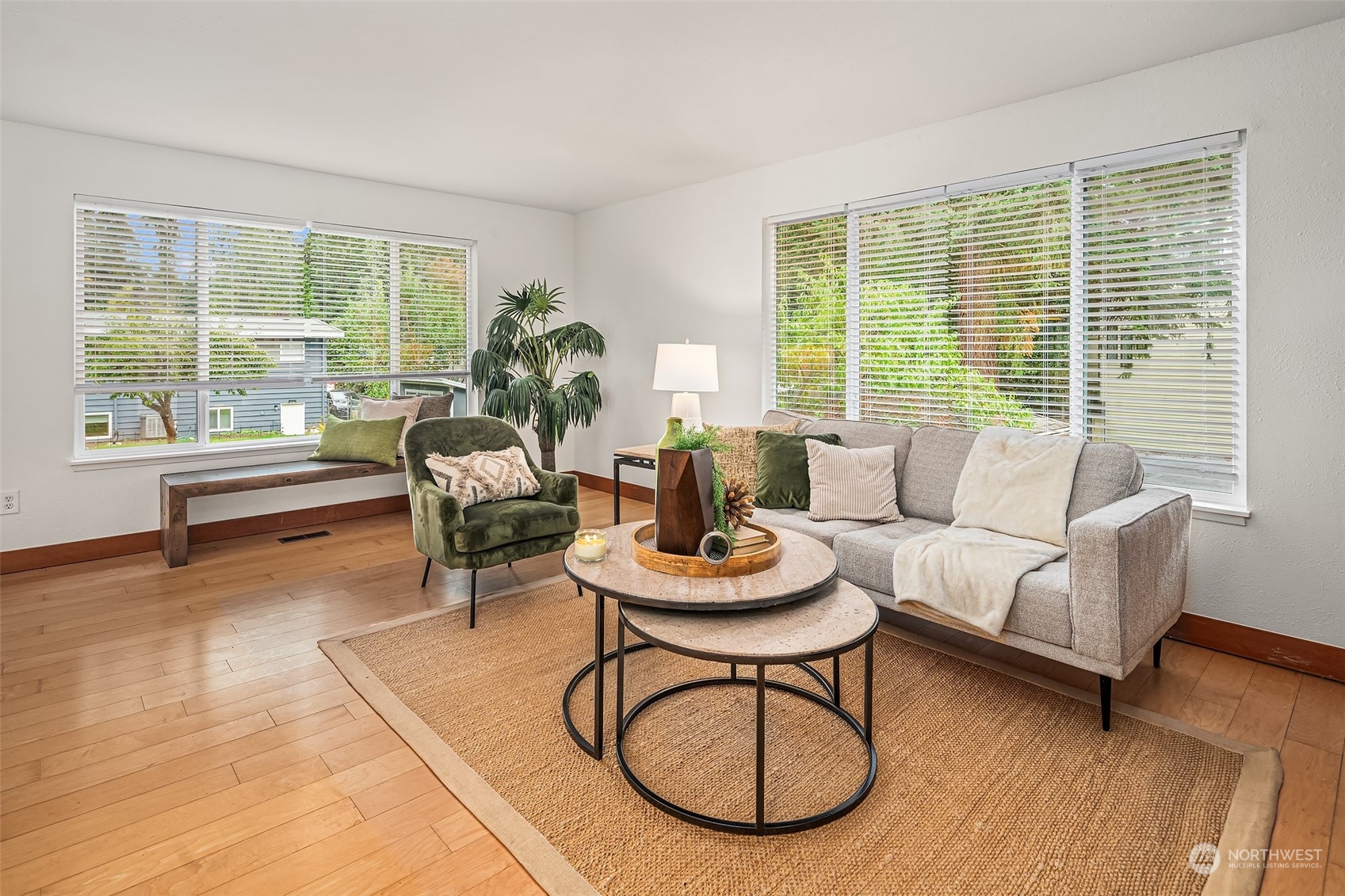 14038 Lenora Place N