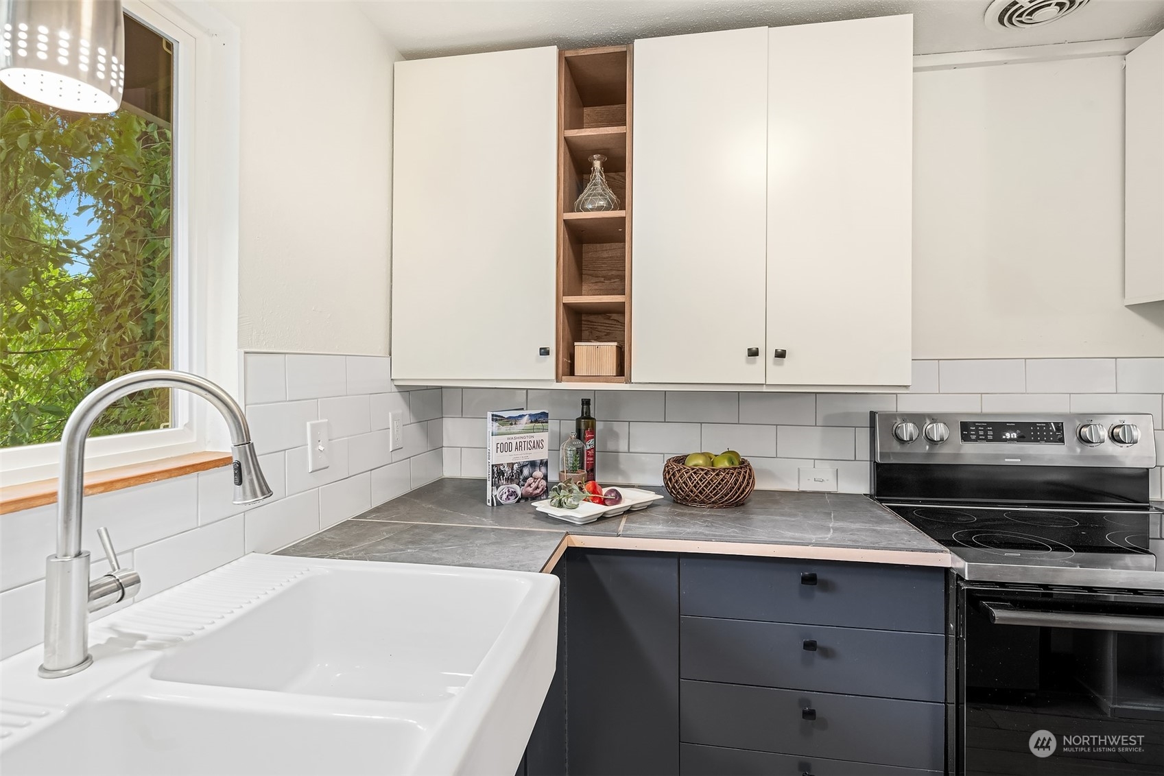 14038 Lenora Place N